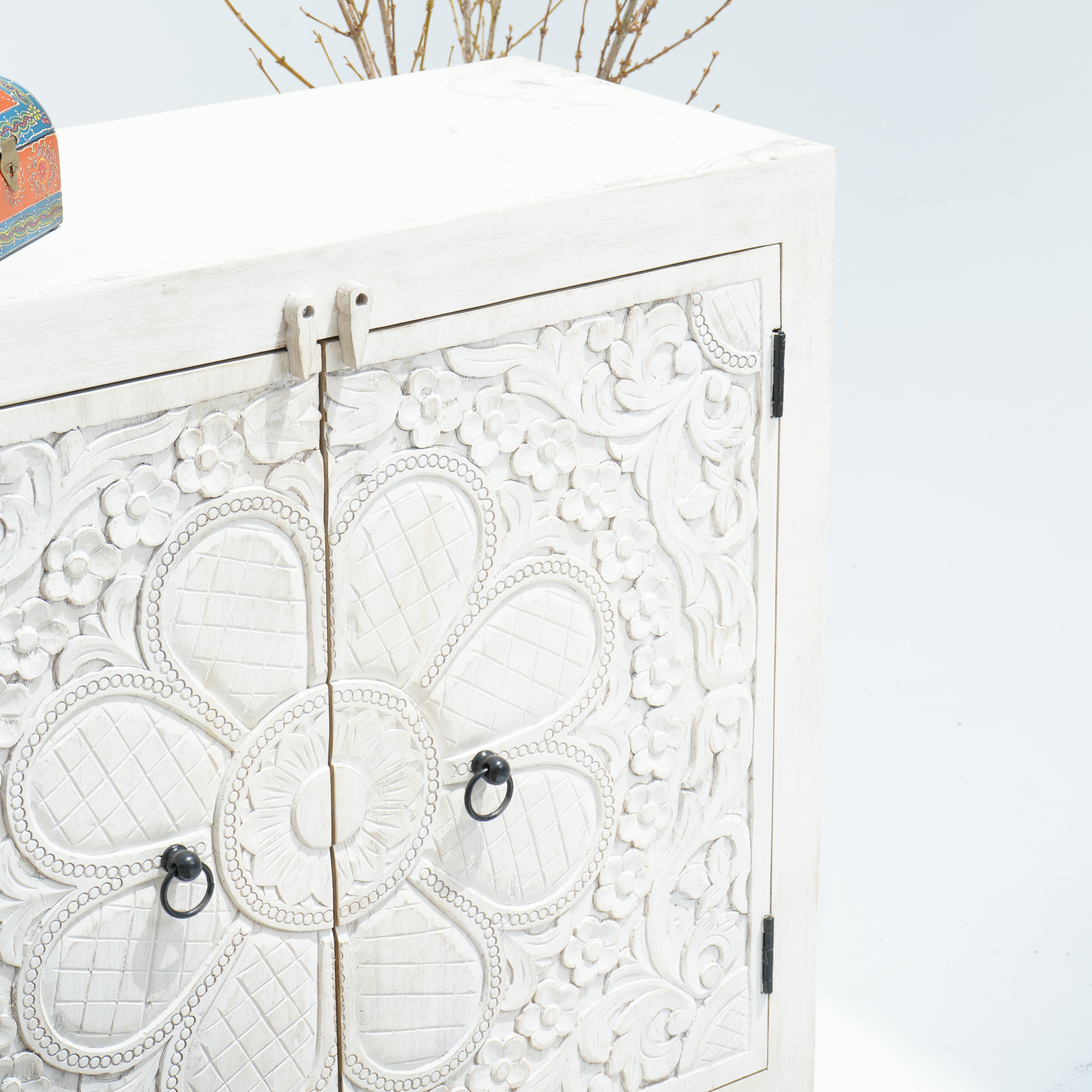 Delight carwed two door sideboard