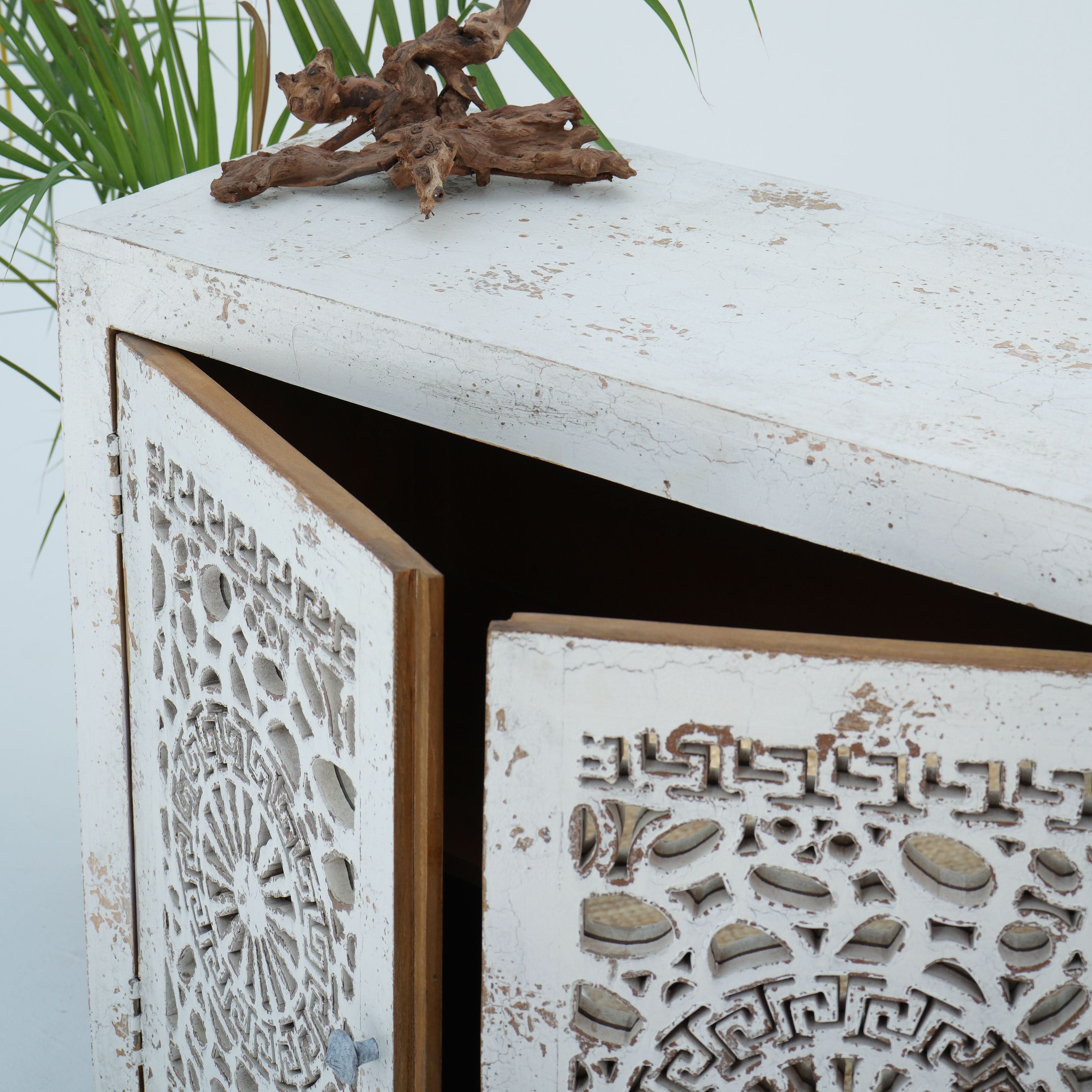 MILANESE FOUR DOOR SIDEBOARD - Art and craft furniture