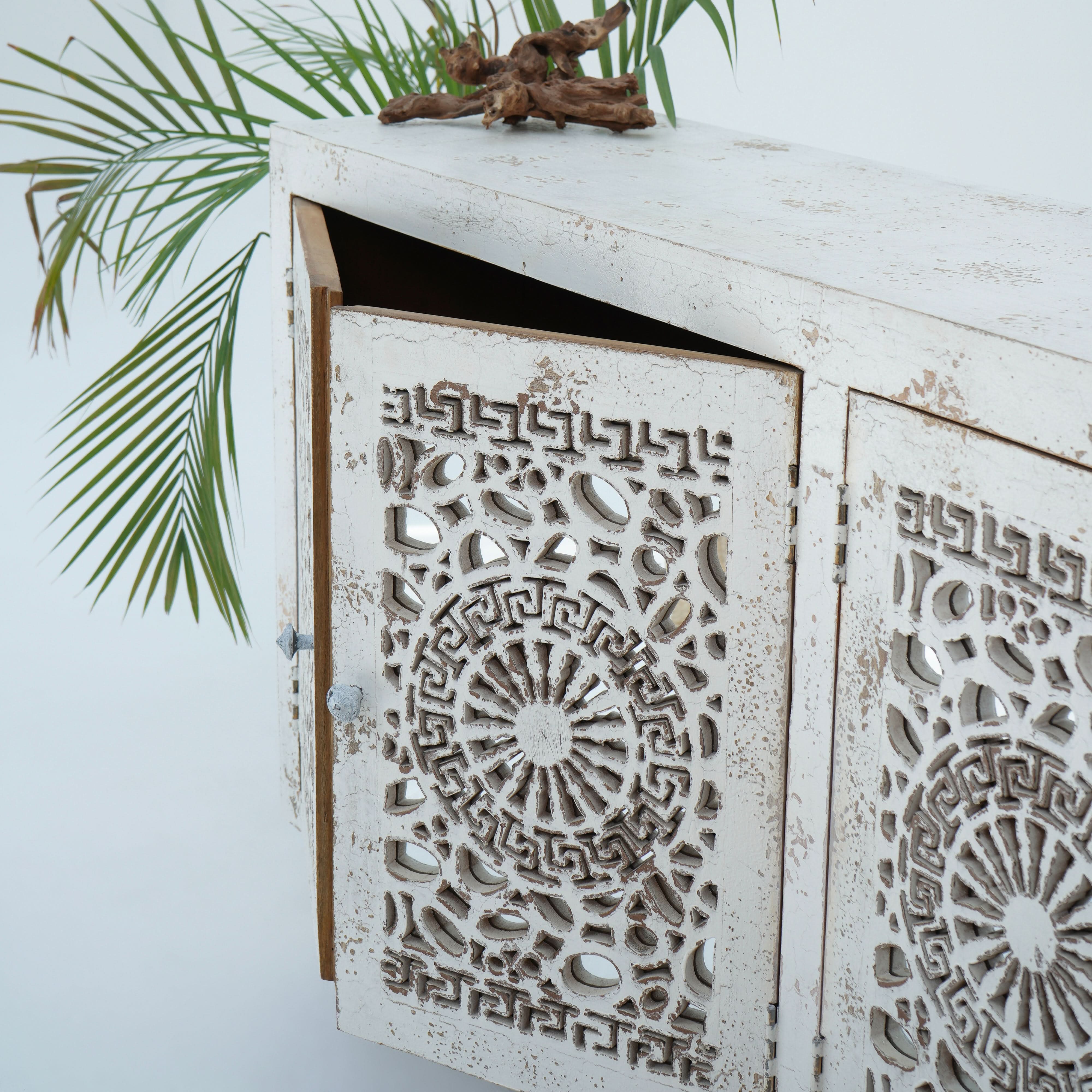 MILANESE FOUR DOOR SIDEBOARD - Art and craft furniture