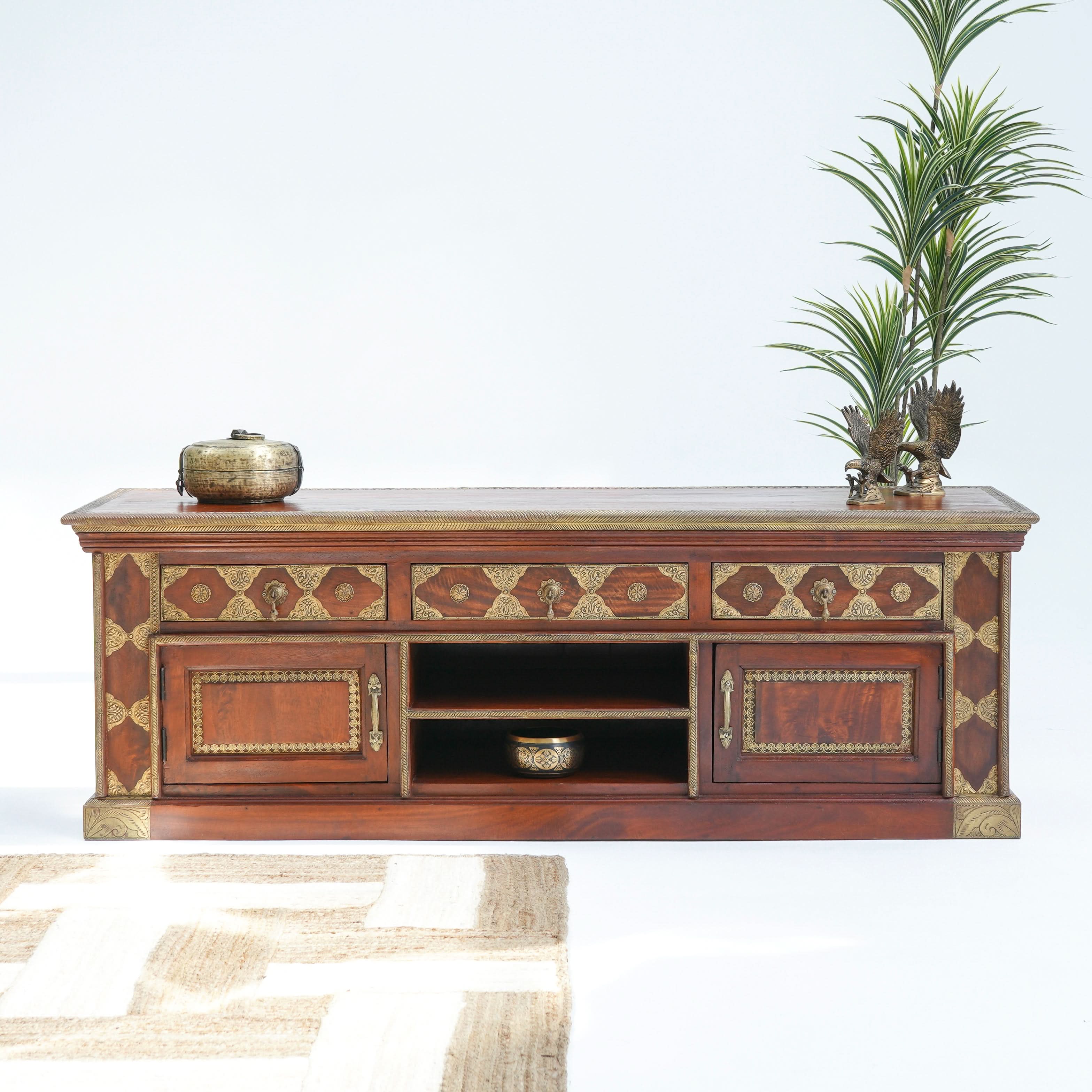 RICHMOND BRASS FTD TV STAND - Art and craft furniture