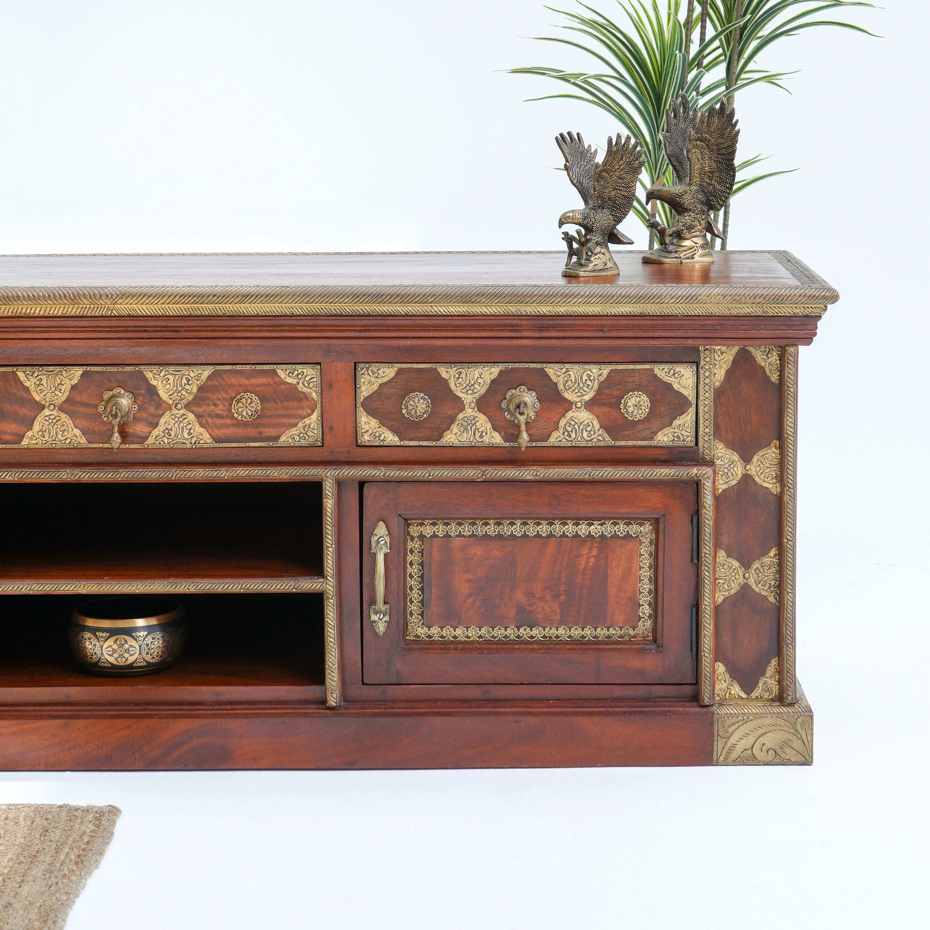 RICHMOND BRASS FTD TV STAND - Art and craft furniture