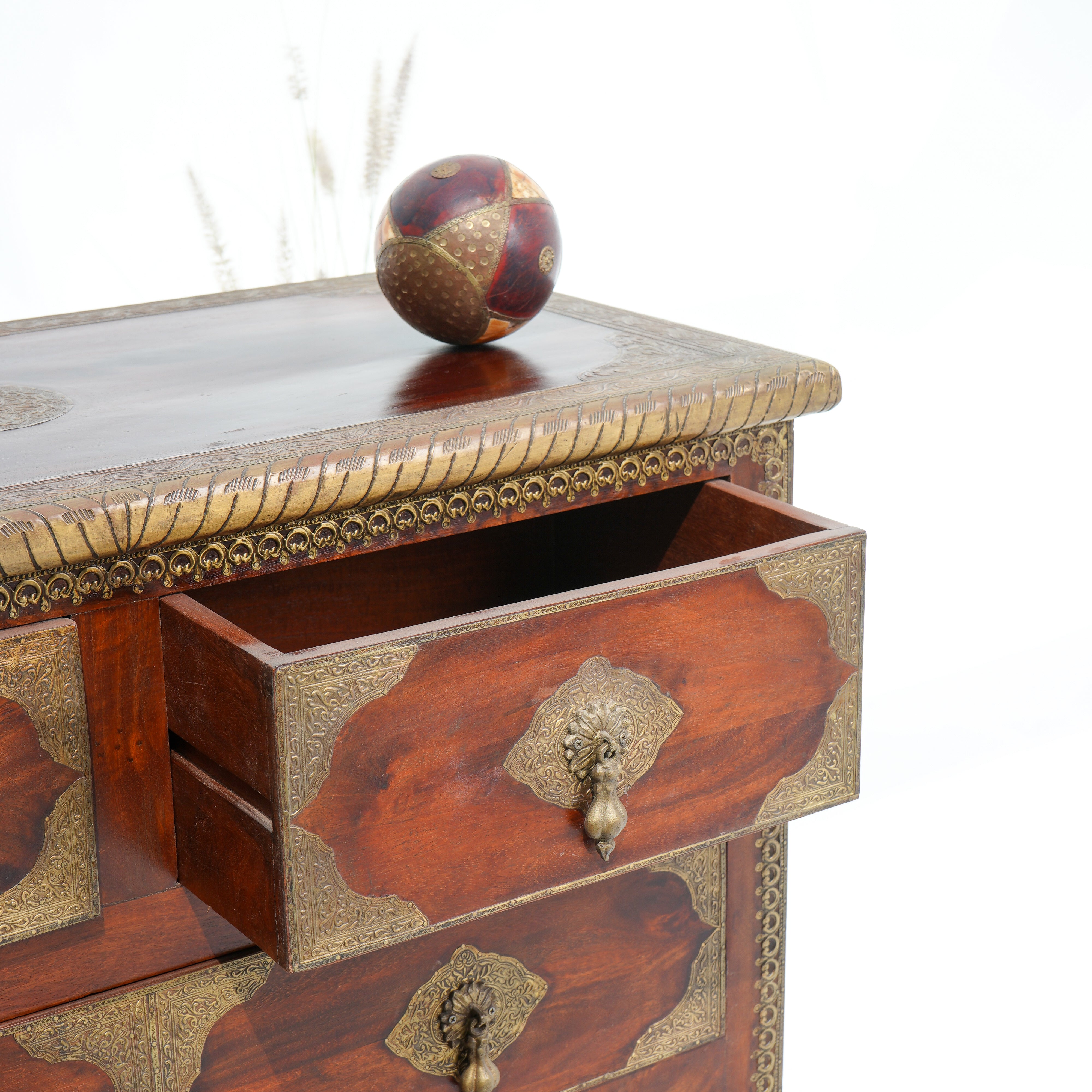 Epsom wooden brasss ftd eight drawer dresser