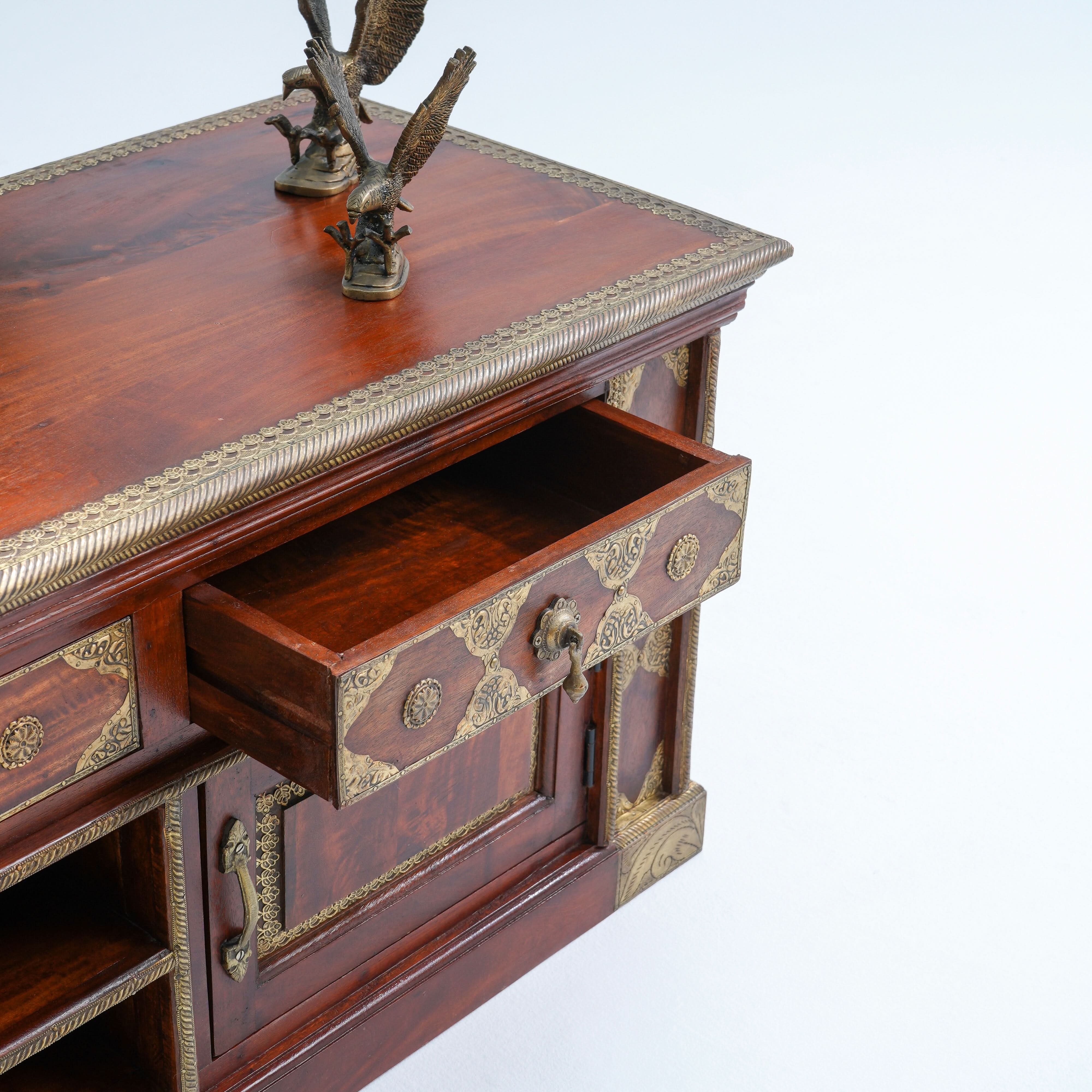 RICHMOND BRASS FTD TV STAND - Art and craft furniture