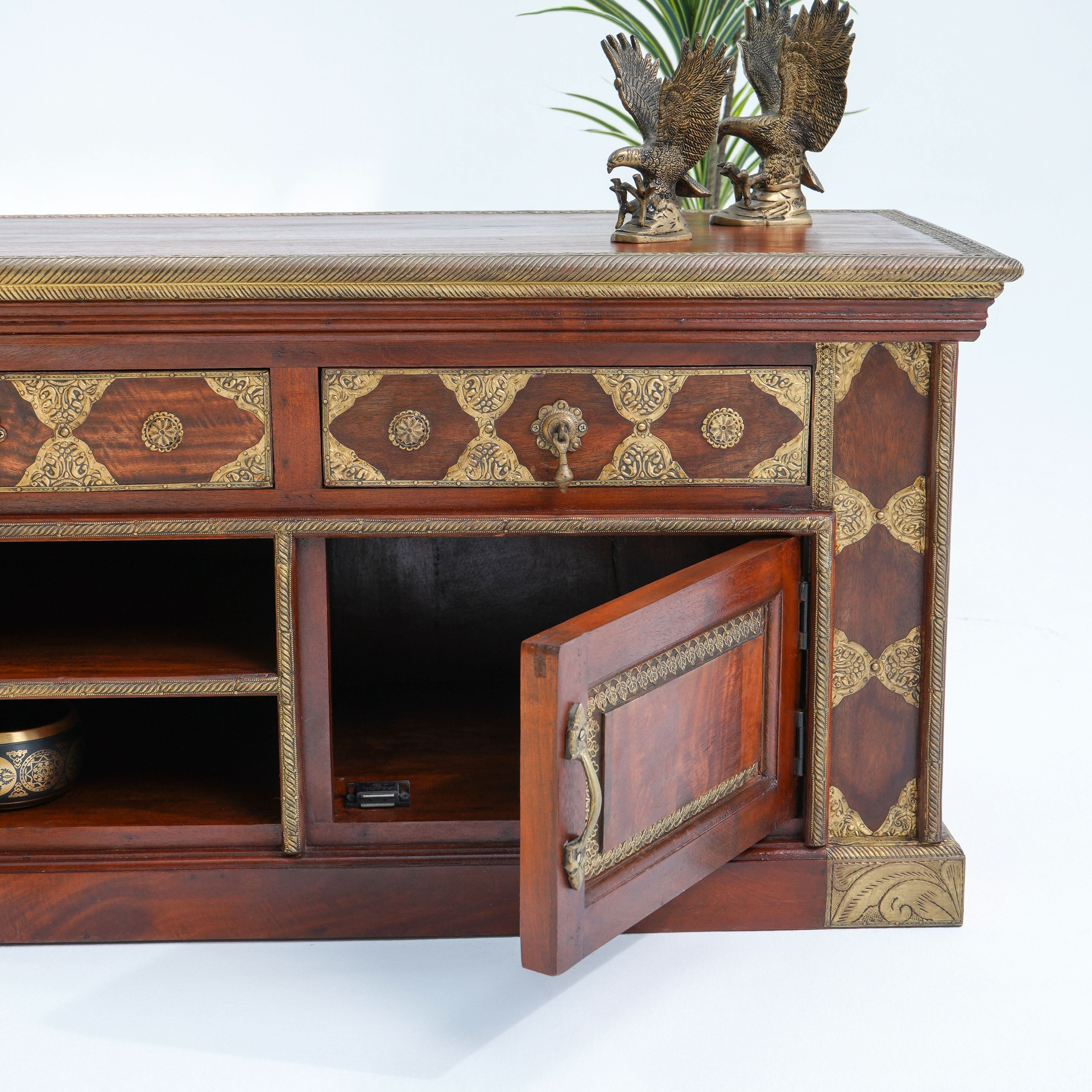 RICHMOND BRASS FTD TV STAND - Art and craft furniture