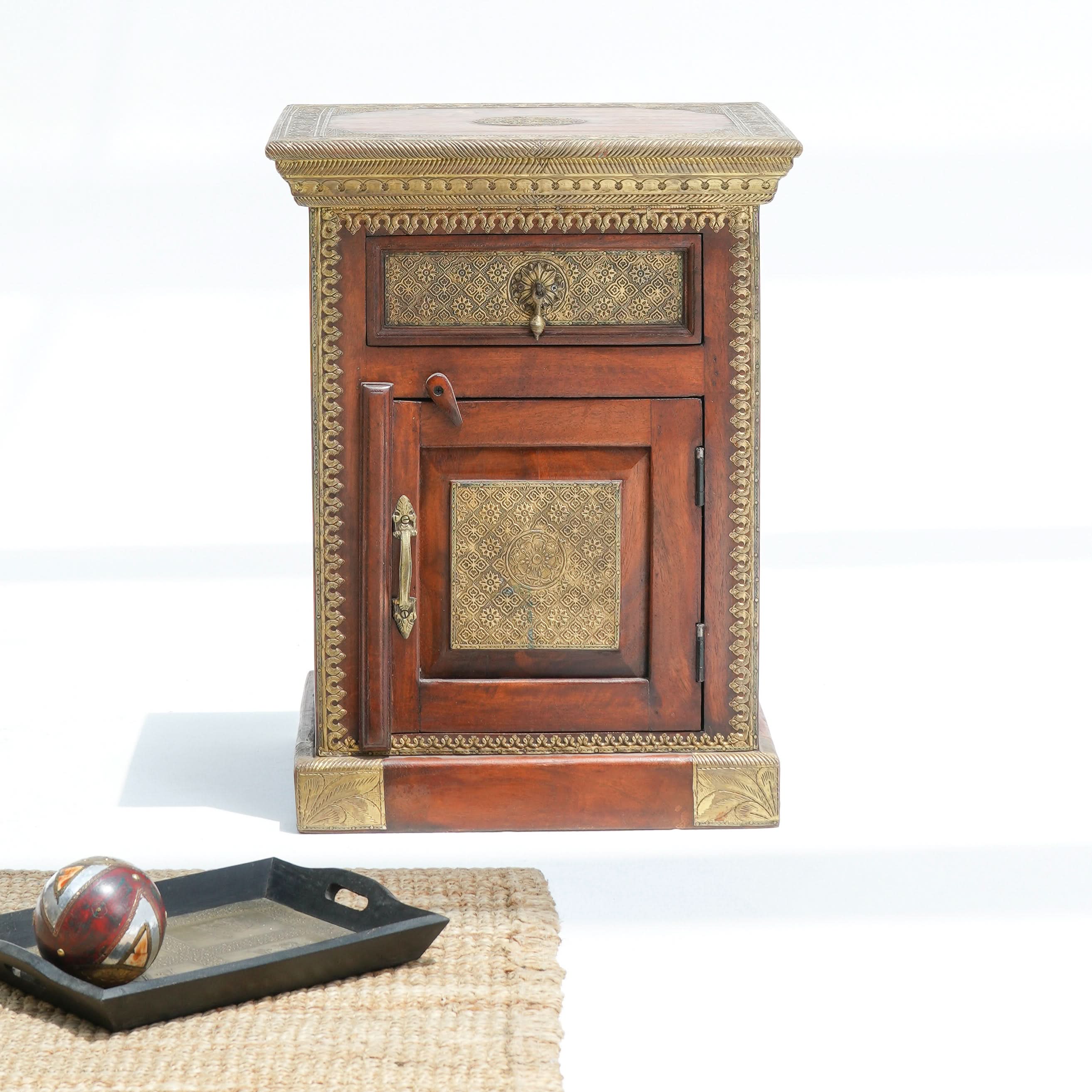 RICHMOND BRASS FTD ONE DRAWER ONE DOOR NIGHTSTAND TABLE - Art and craft furniture