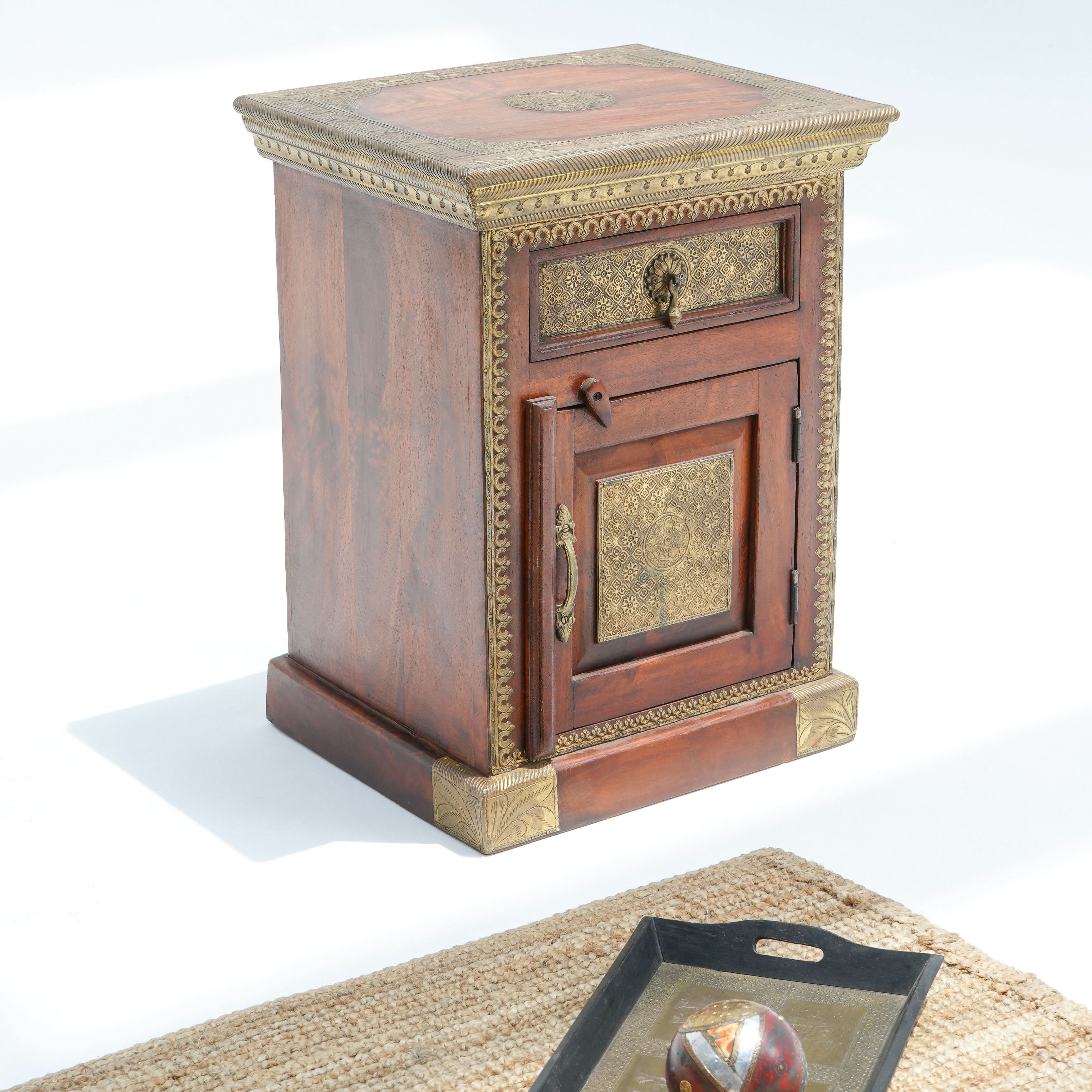 RICHMOND BRASS FTD ONE DRAWER ONE DOOR NIGHTSTAND TABLE - Art and craft furniture