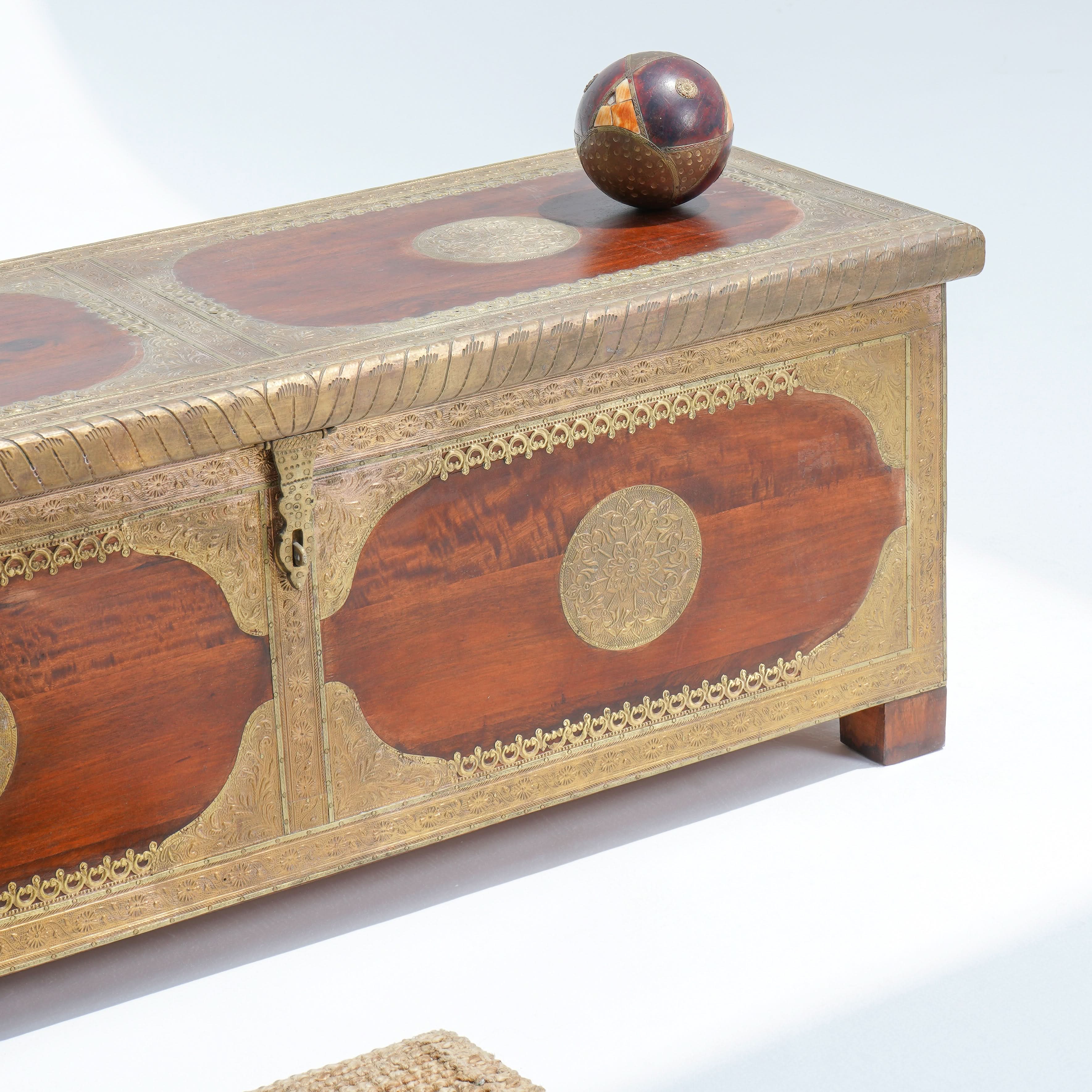RICHMOND BRASS FTD BOX - Art and craft furniture