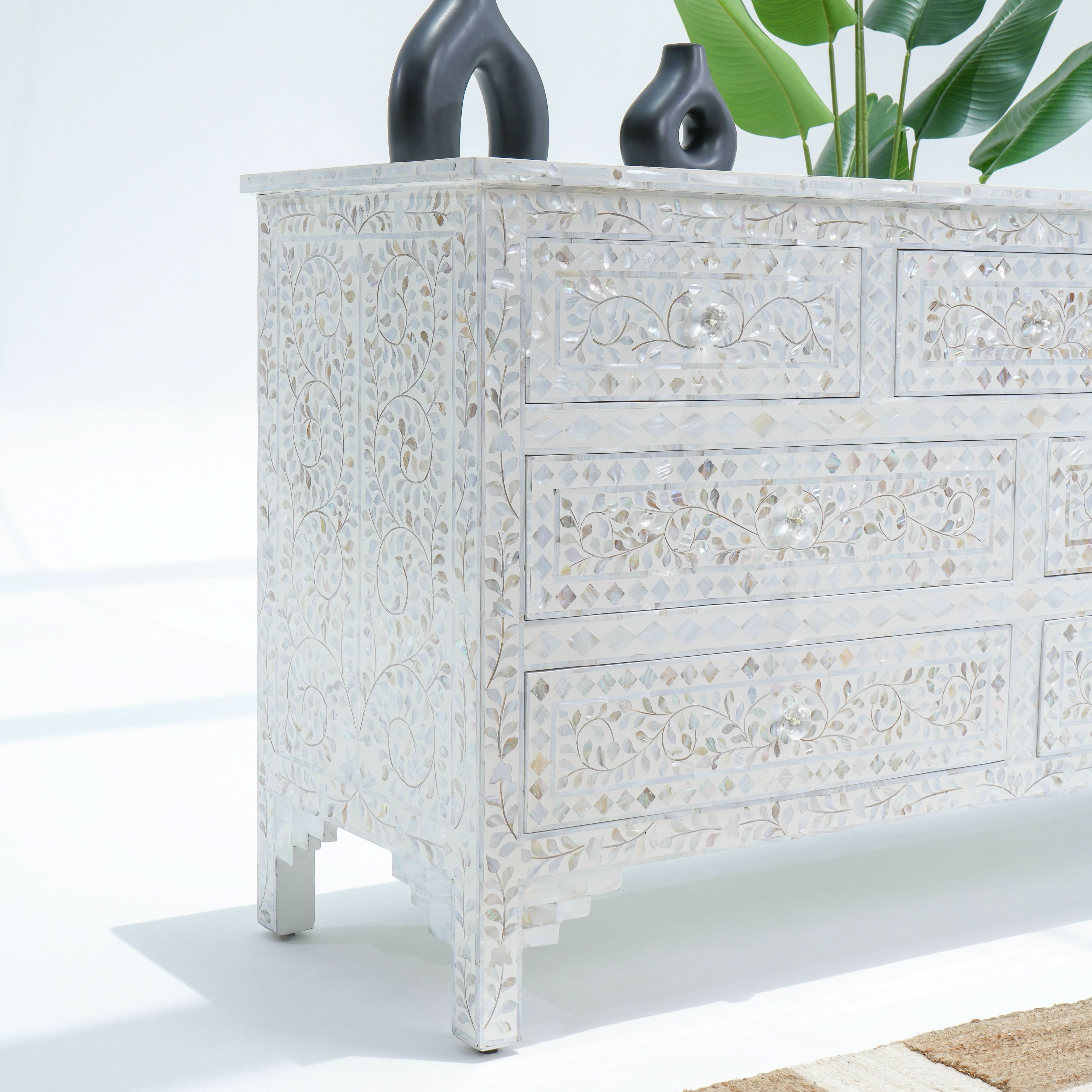 OCEAN-WHITE MOTHER OF PEARL SEVEN DRAWER DRAWCHEST - Art and craft furniture