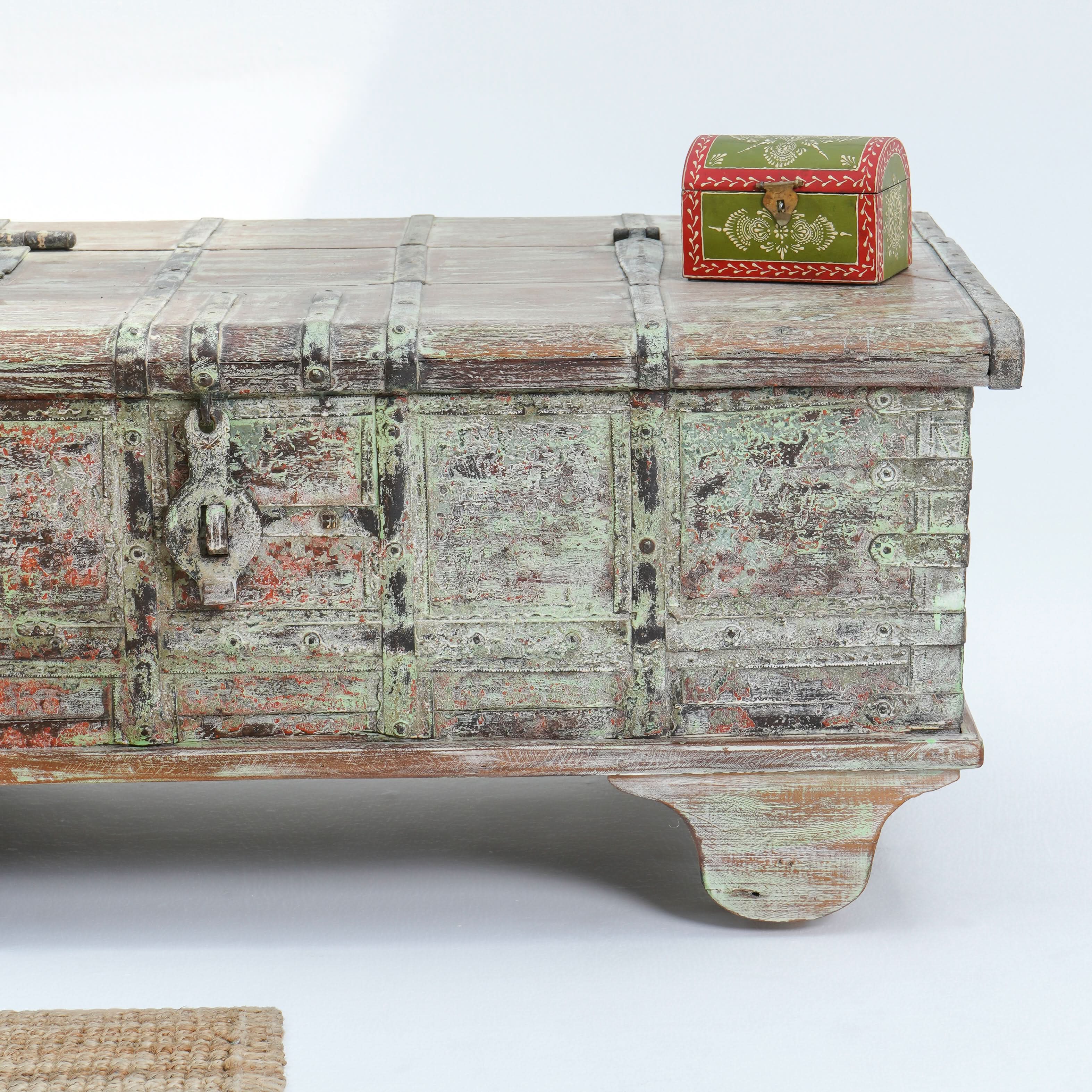 ANTIQUE WHEEL PITARA BOX - Art and craft furniture