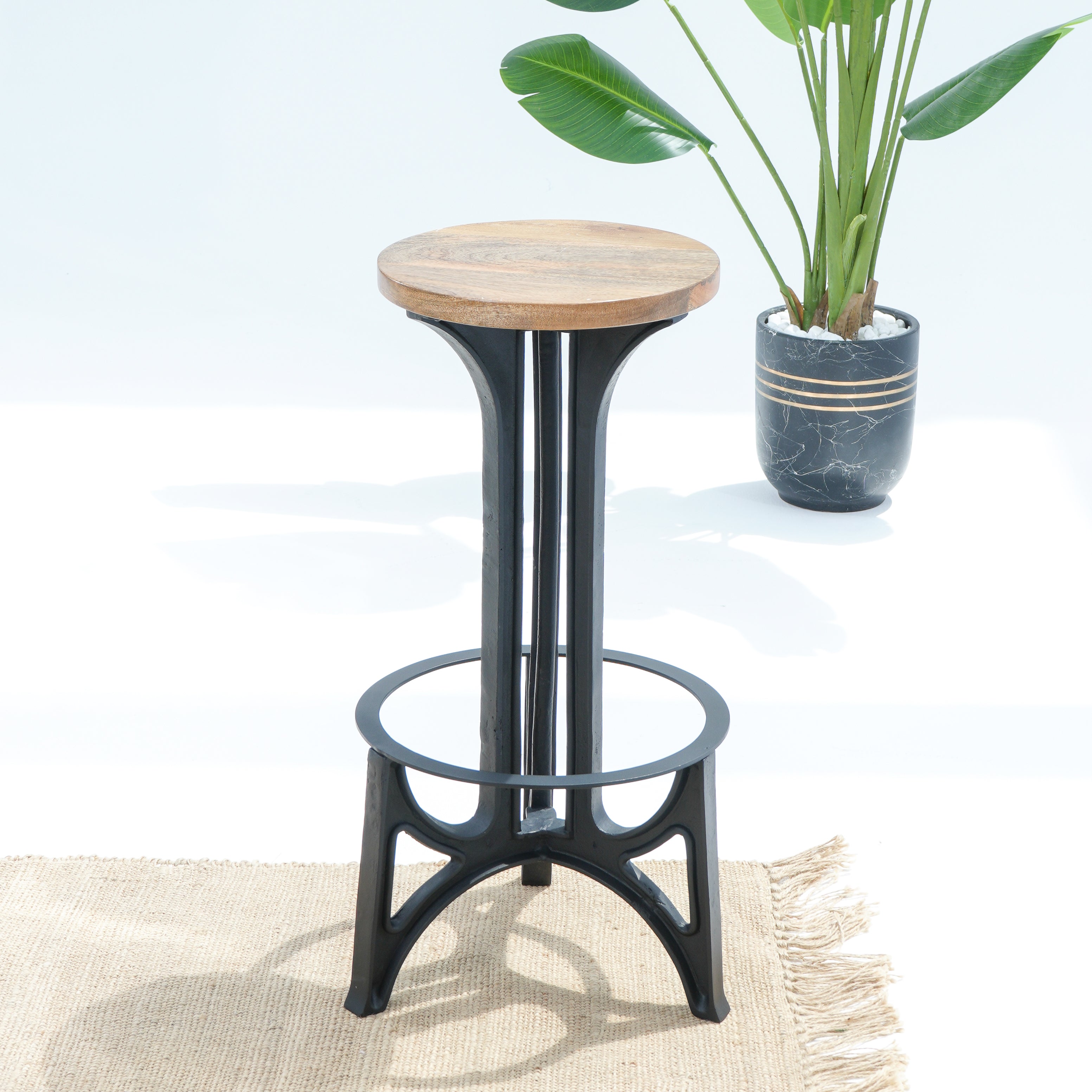 BLACK METAL WOODEN TOP BAR STOOL