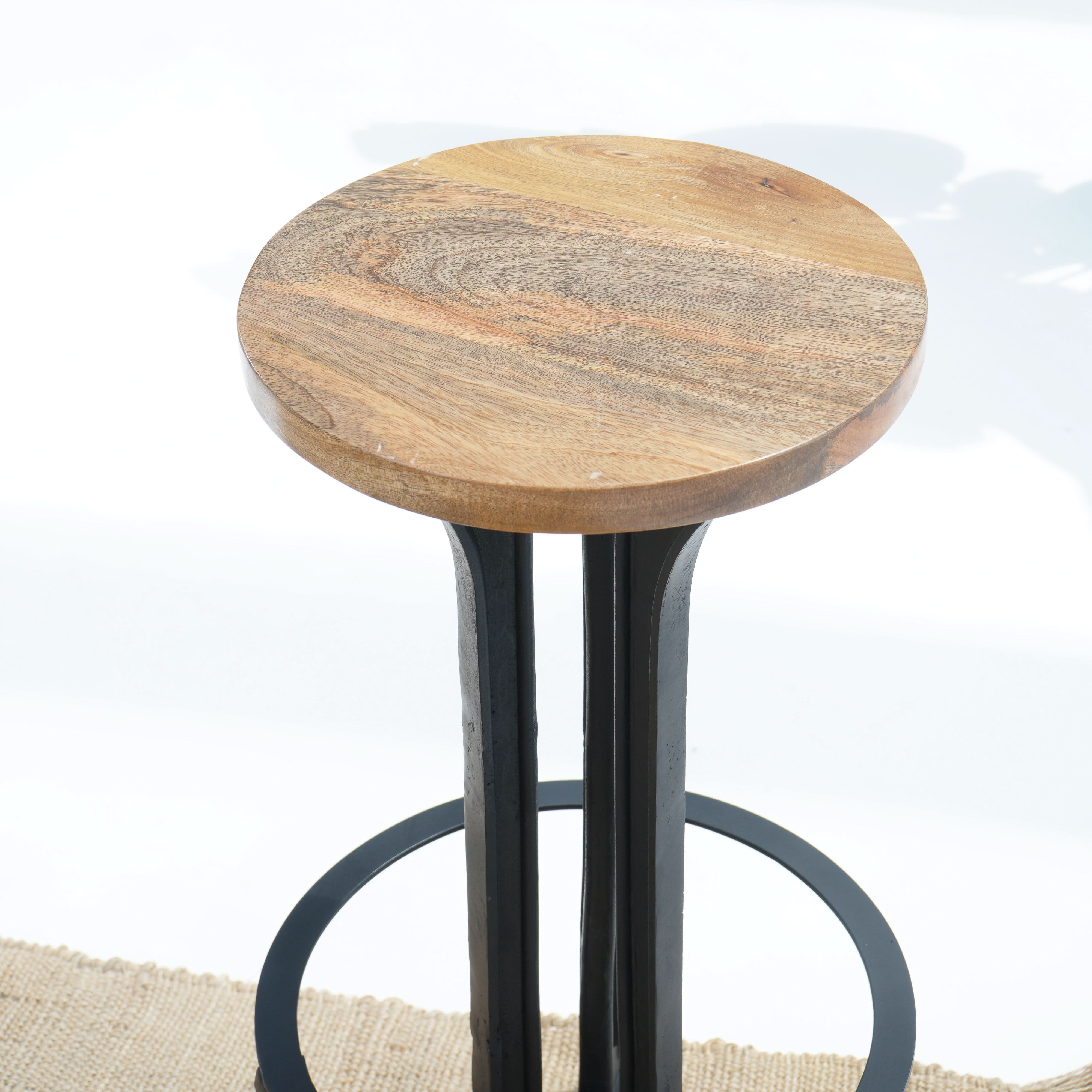 BLACK METAL WOODEN TOP BAR STOOL - Art and craft furniture