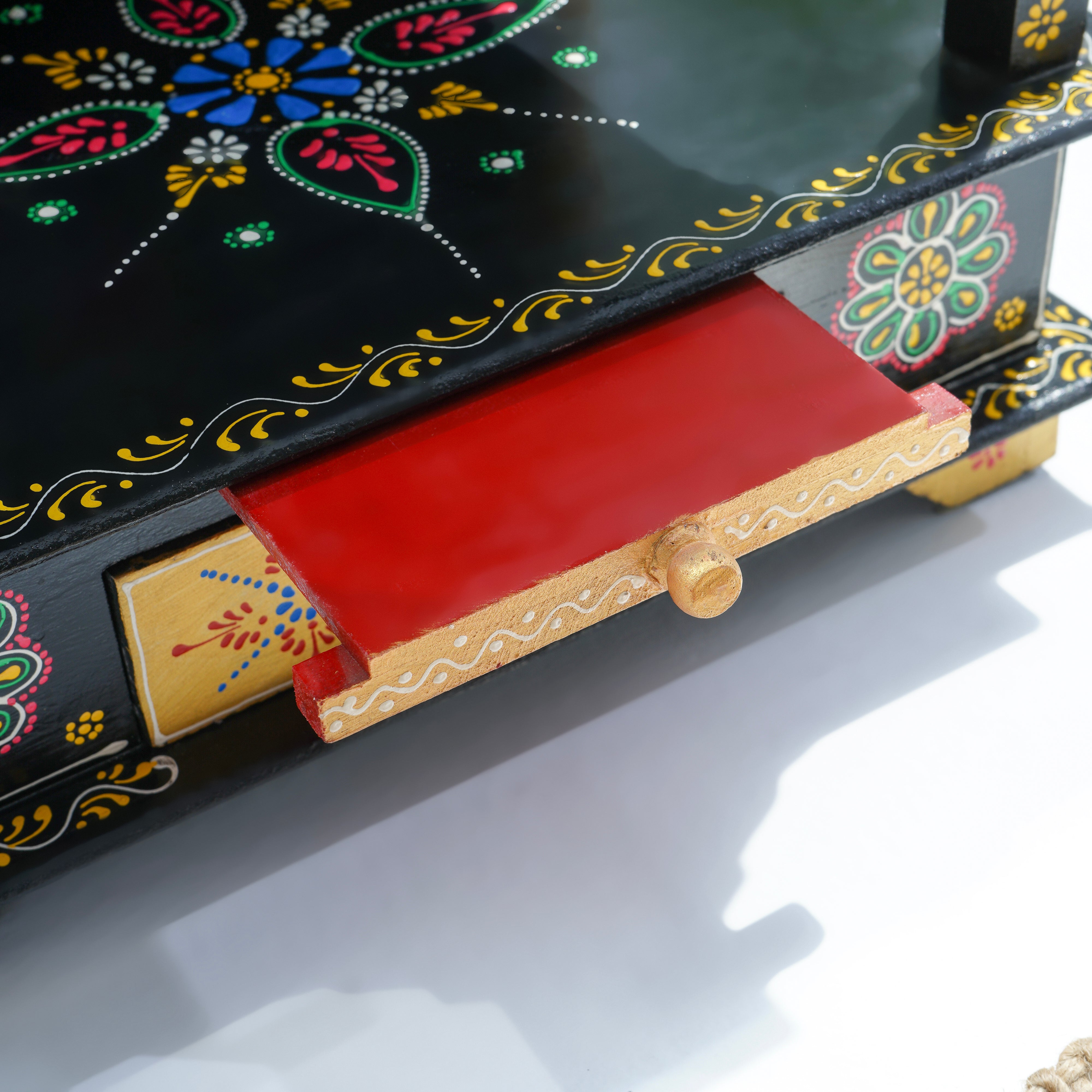 WDN PAINTING ONE DRAWER TEMPLE