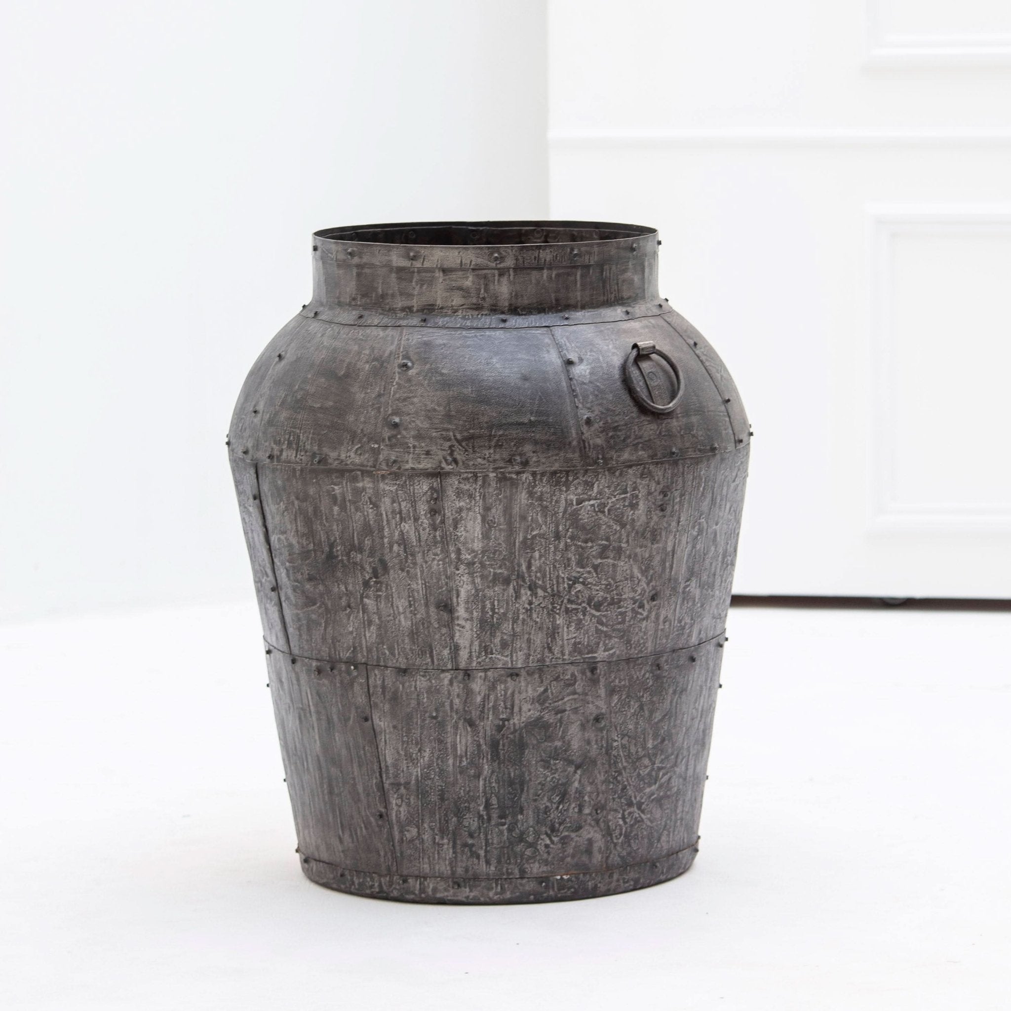 ANTIQUE AURA POT - Art and craft furniture