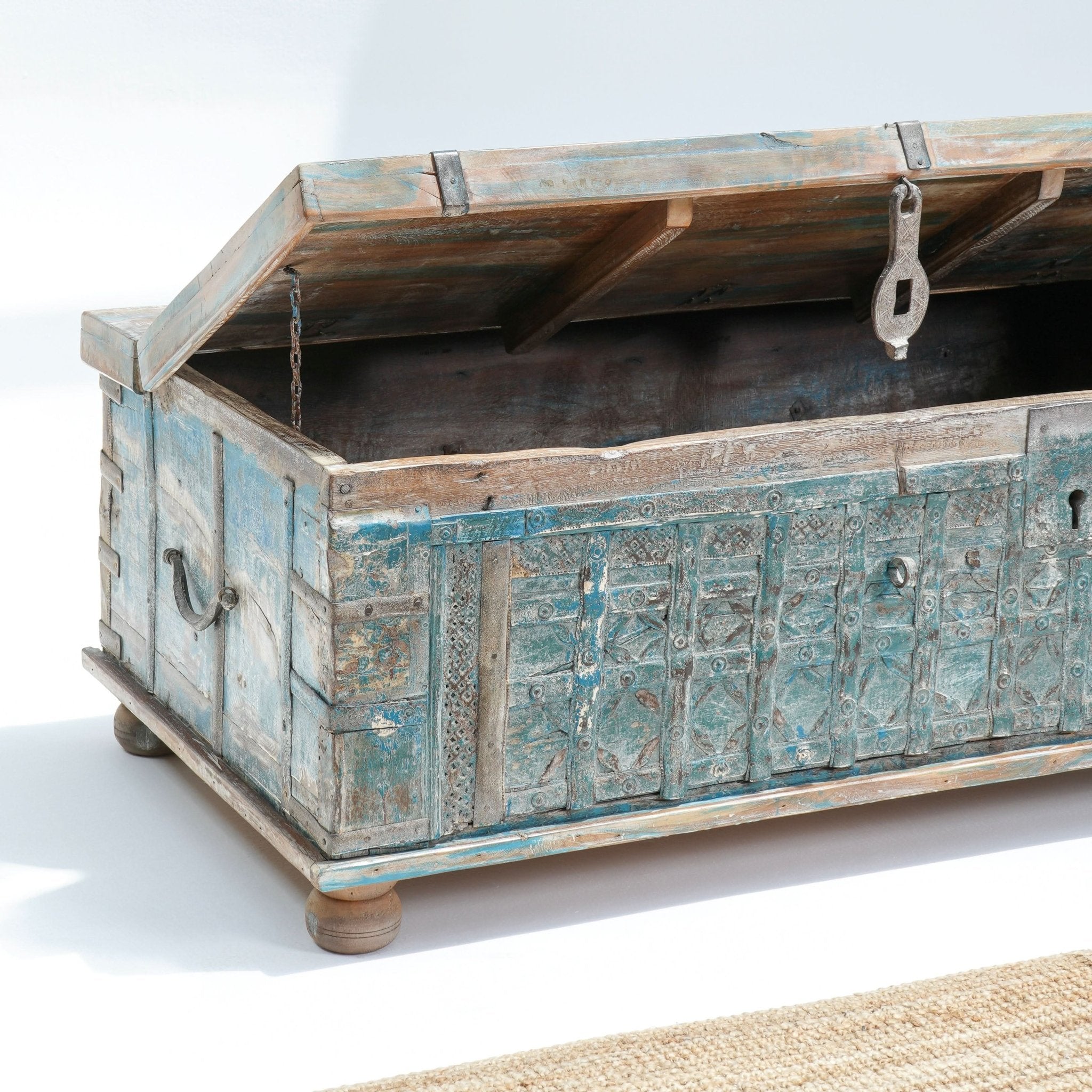 ANTIQUE PITARA BOX - Art and craft furniture