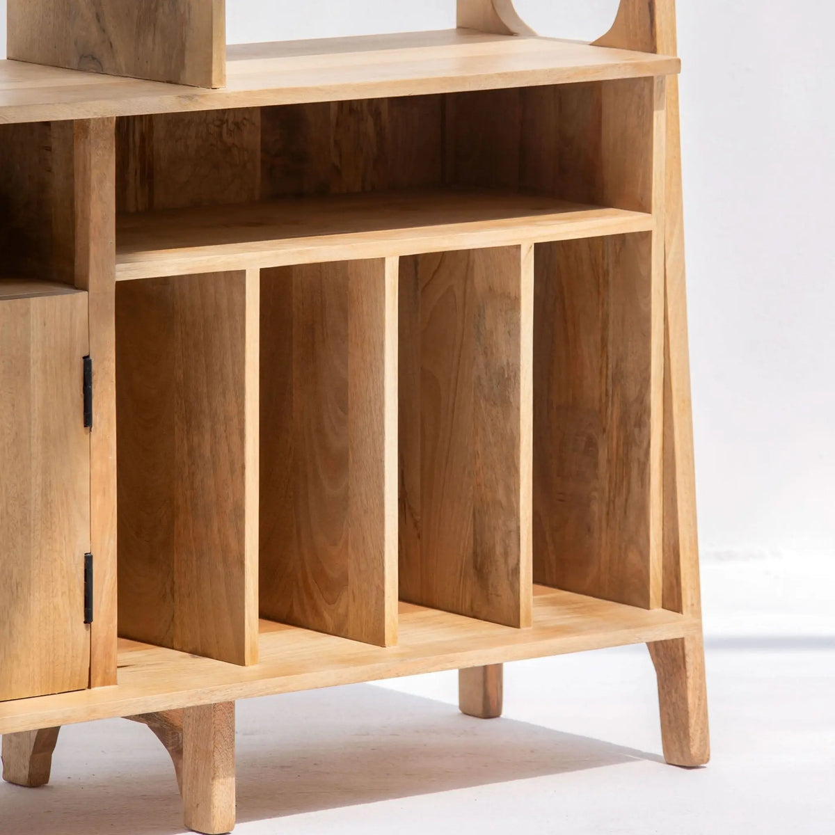 AUREVO WOODEN BOOKSHELF - Art and craft furniture