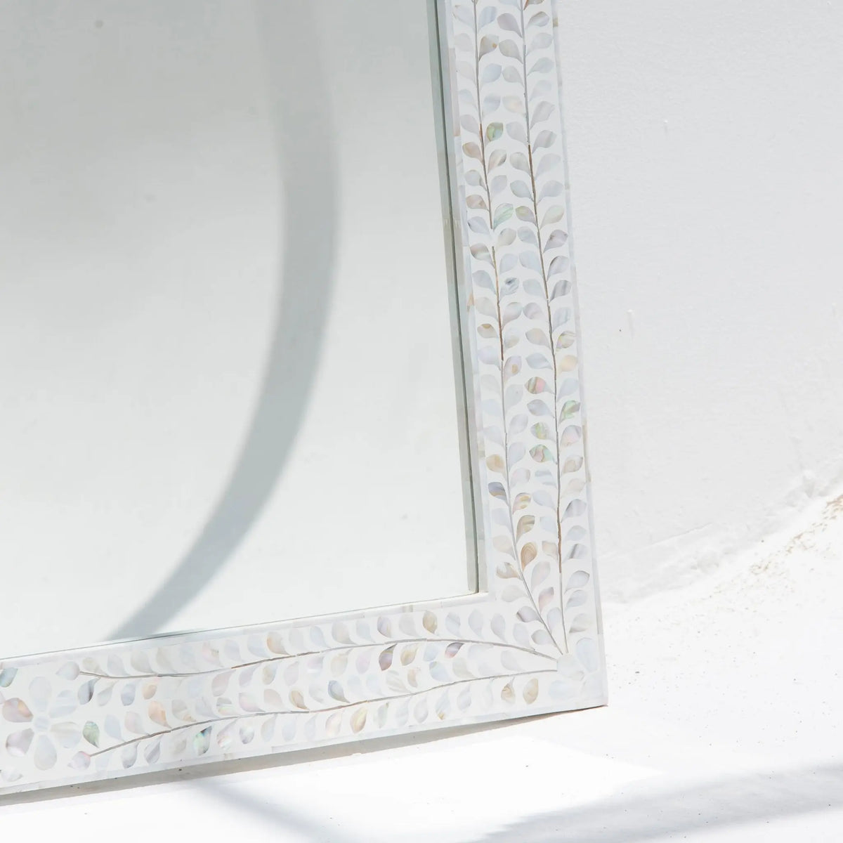 Azure White Mother Of Pearl Frame Mirror - Art and craft furniture