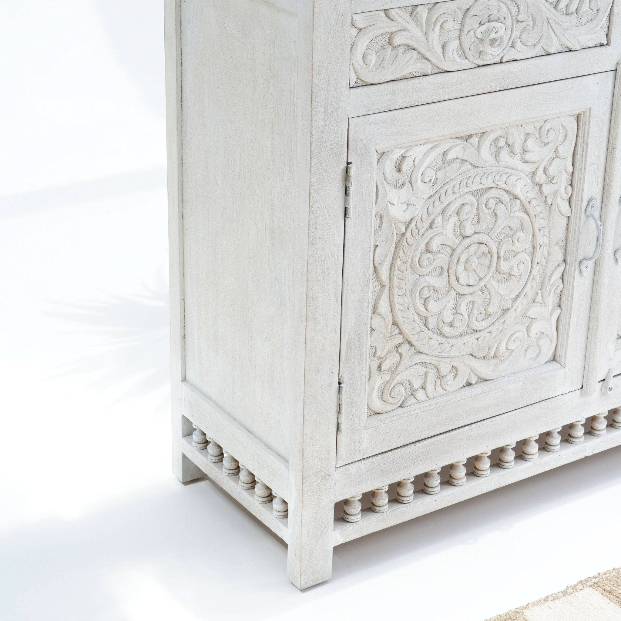 BLEND CARVED SIDEBOARD - Art and craft furniture
