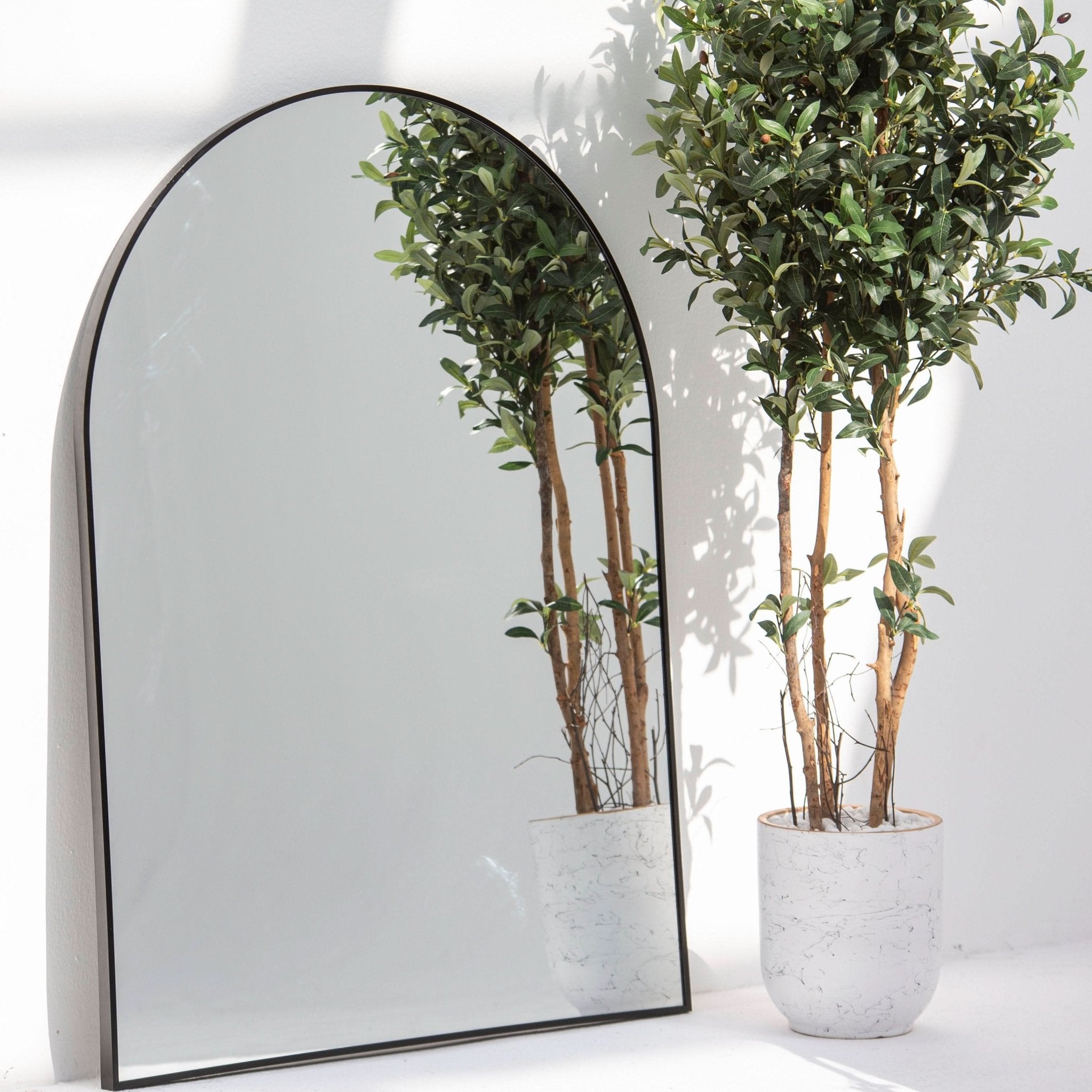 BYRON BLACK METAL ROUND TOP MIRROR FRAME - Art and craft furniture