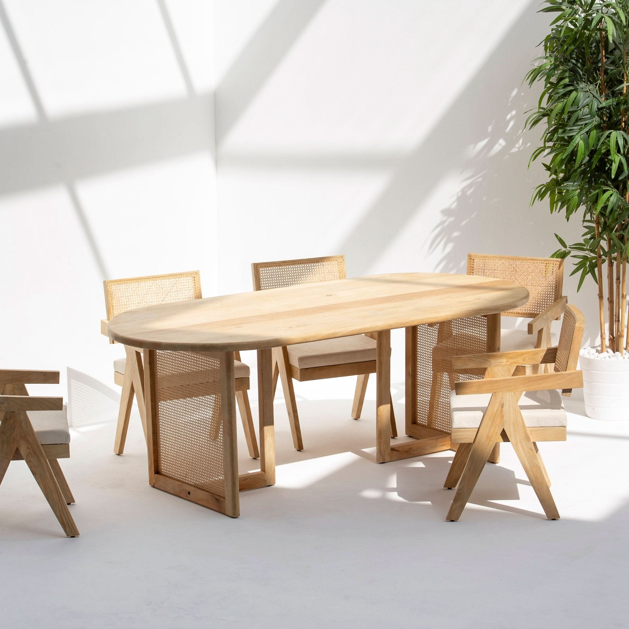 CANOVIA CANE FTD DINING TABLE - Art and craft furniture