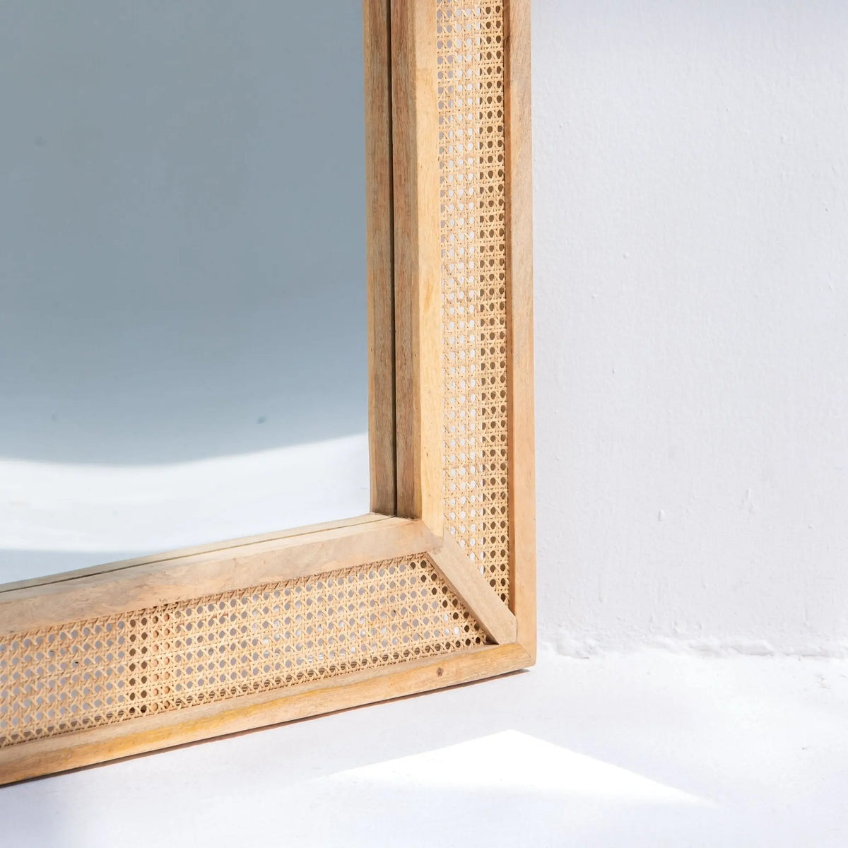 CANOVIA CANE ROUND TOP MIRROR FRAME - Art and craft furniture