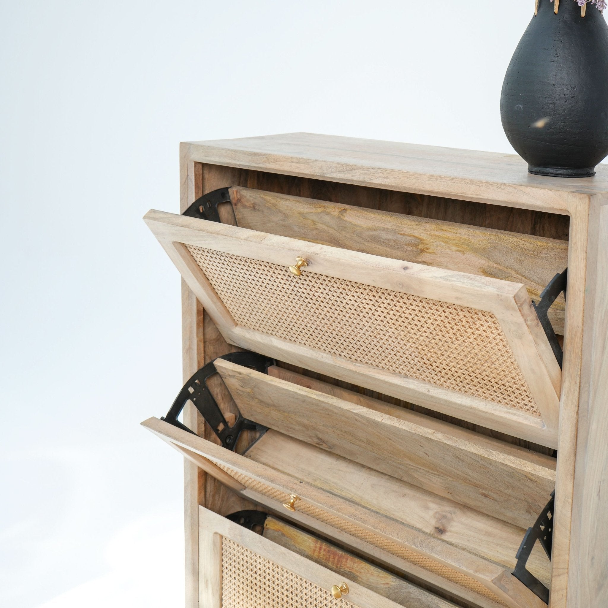 CANOVIA CANE SHOE RACK - Art and craft furniture
