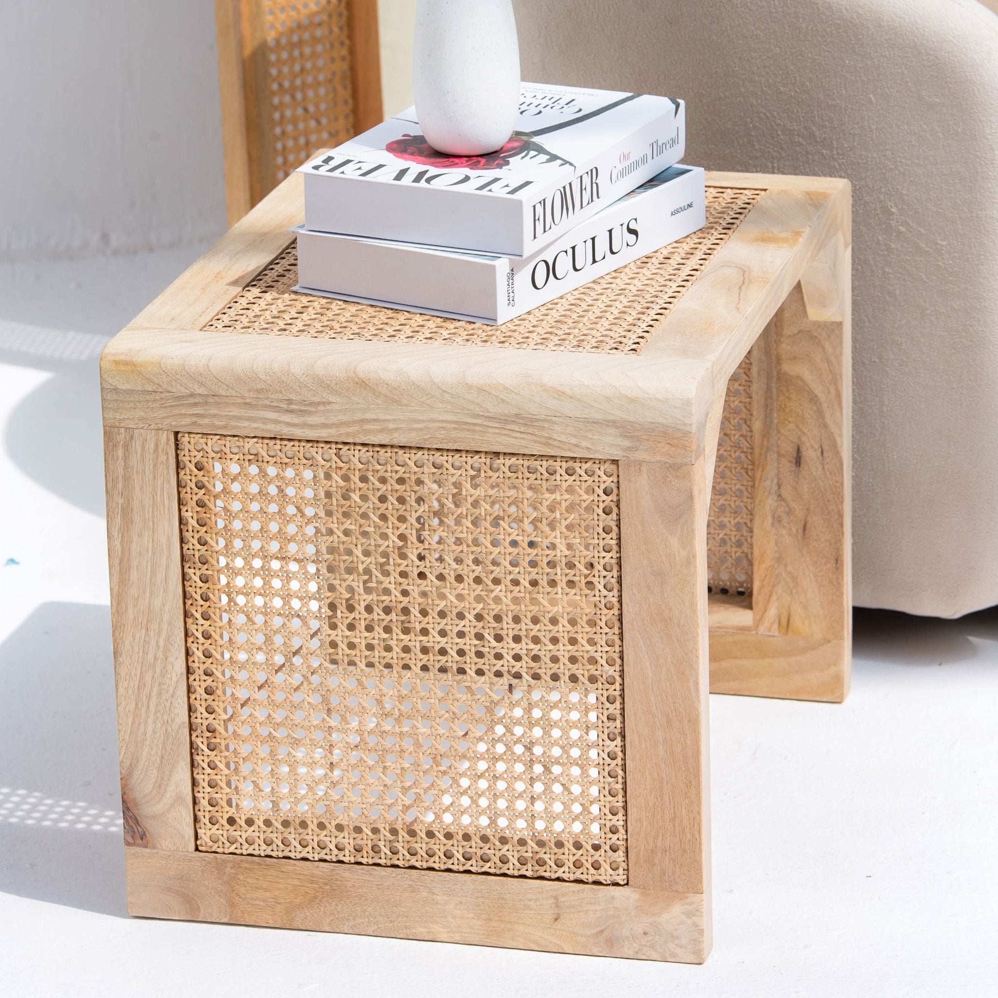 CANOVIA CANE SIDE TABLE - Art and craft furniture