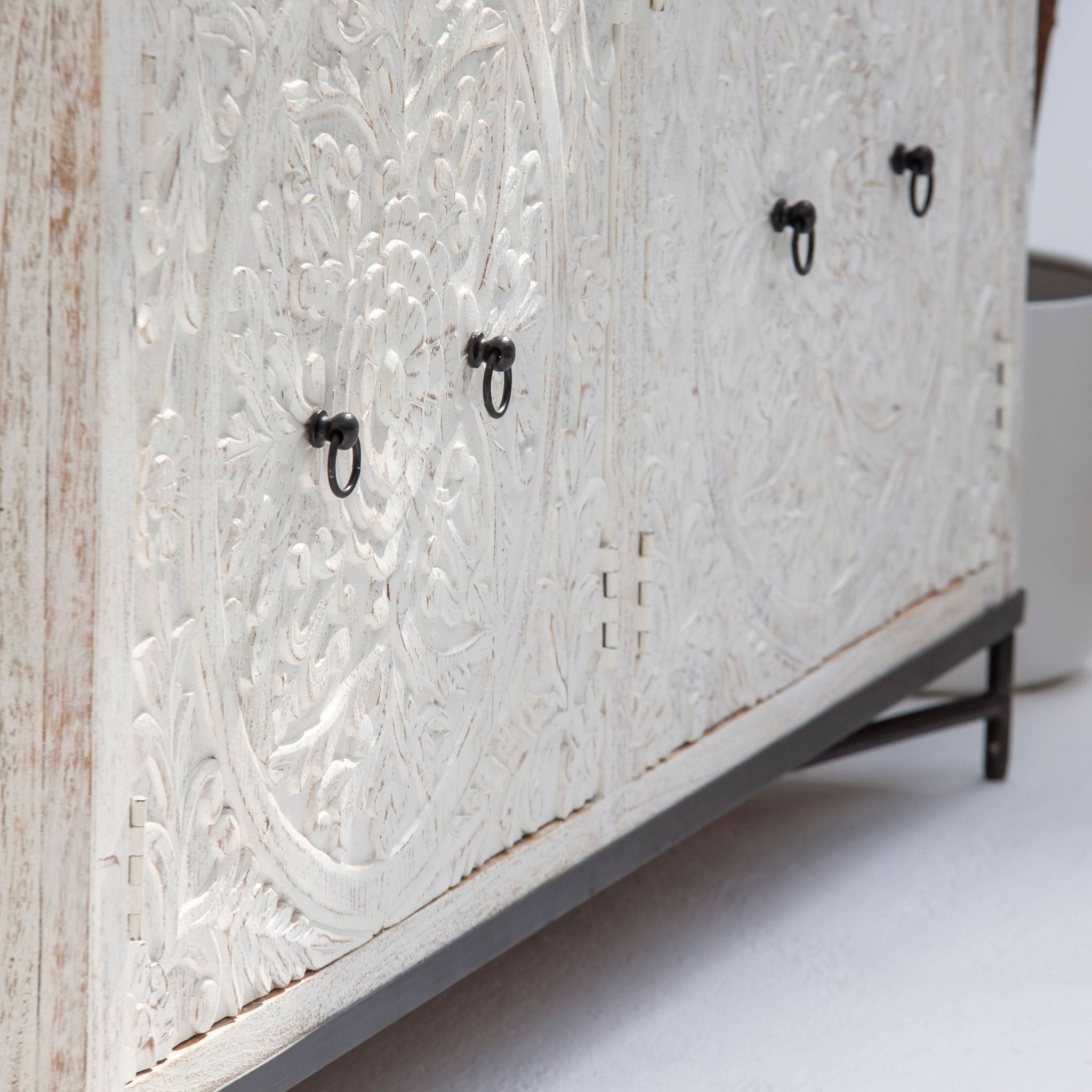 DABORA CARVING WOODEN FOUR DOOR SIDEBOARD - Art and craft furniture