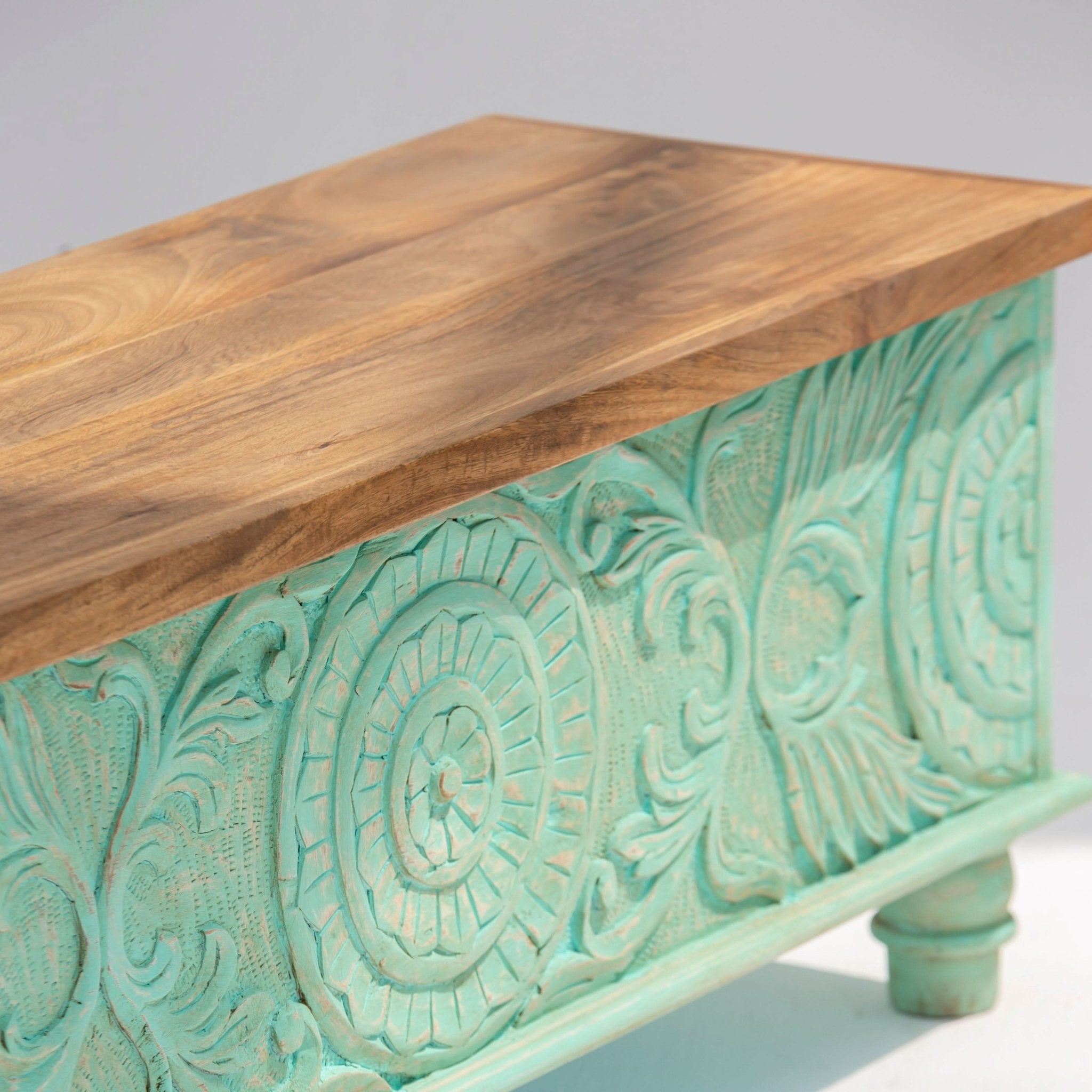 DABORA WOODEN CARWING BOX - Art and craft furniture