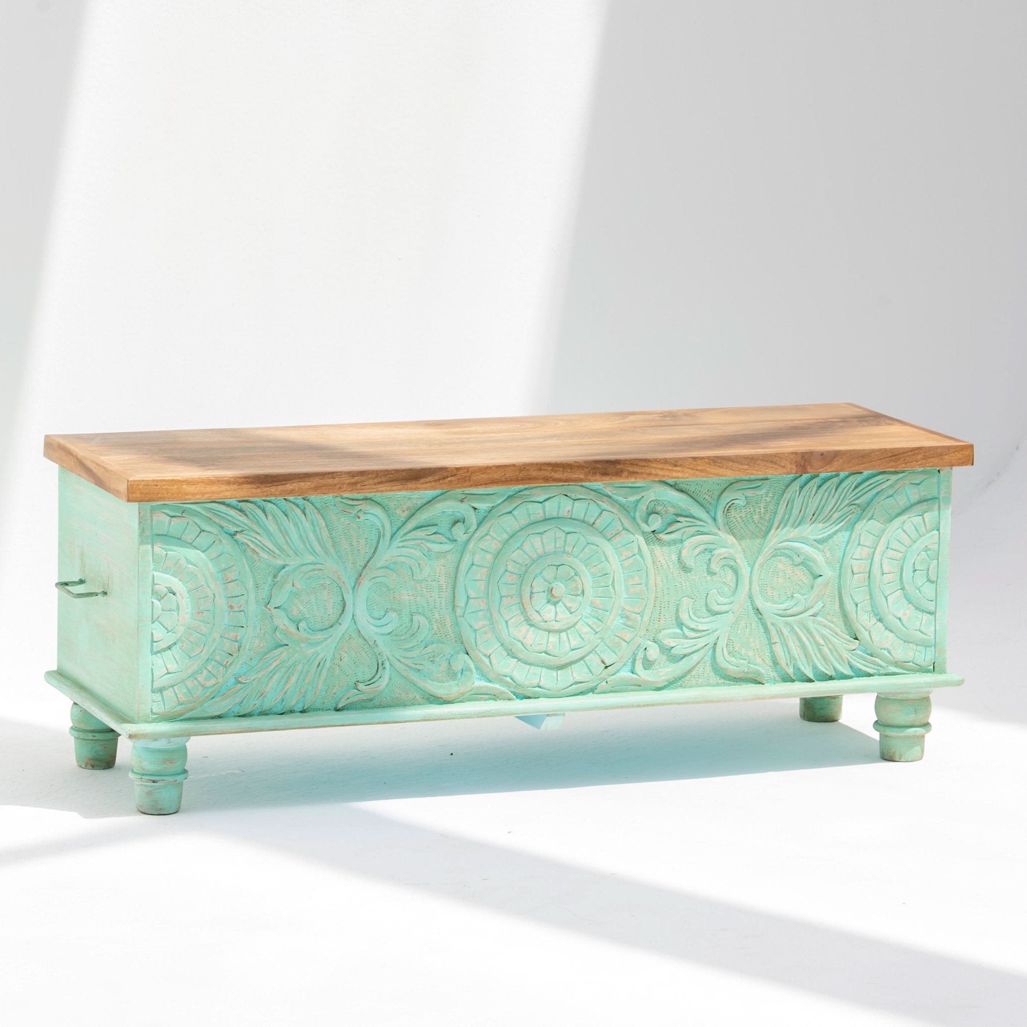 DABORA WOODEN CARWING BOX - Art and craft furniture