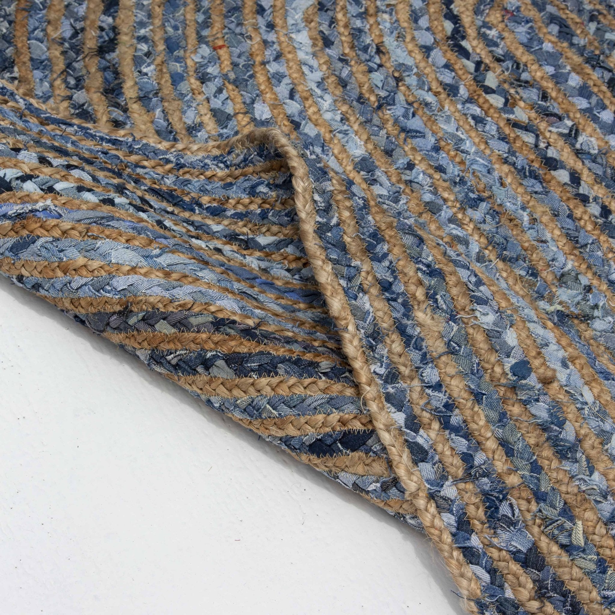ELARA DENIM AND JUTE HANDMADE RUG - Art and craft furniture