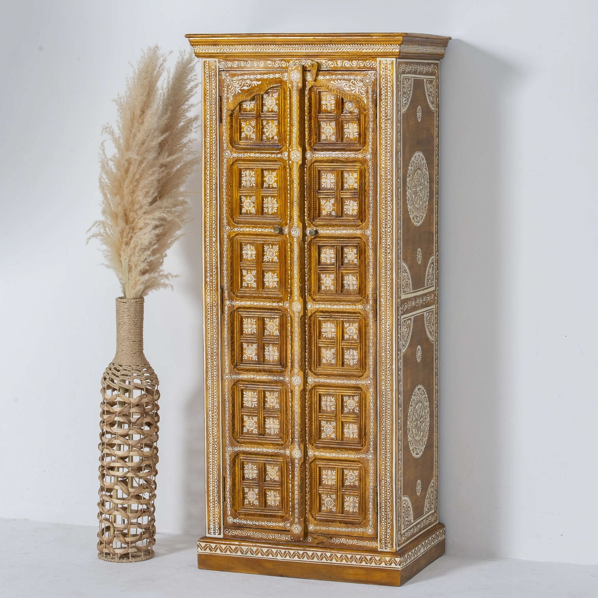 ELMORA PAINTING WOODEN CABINET - Art and craft furniture