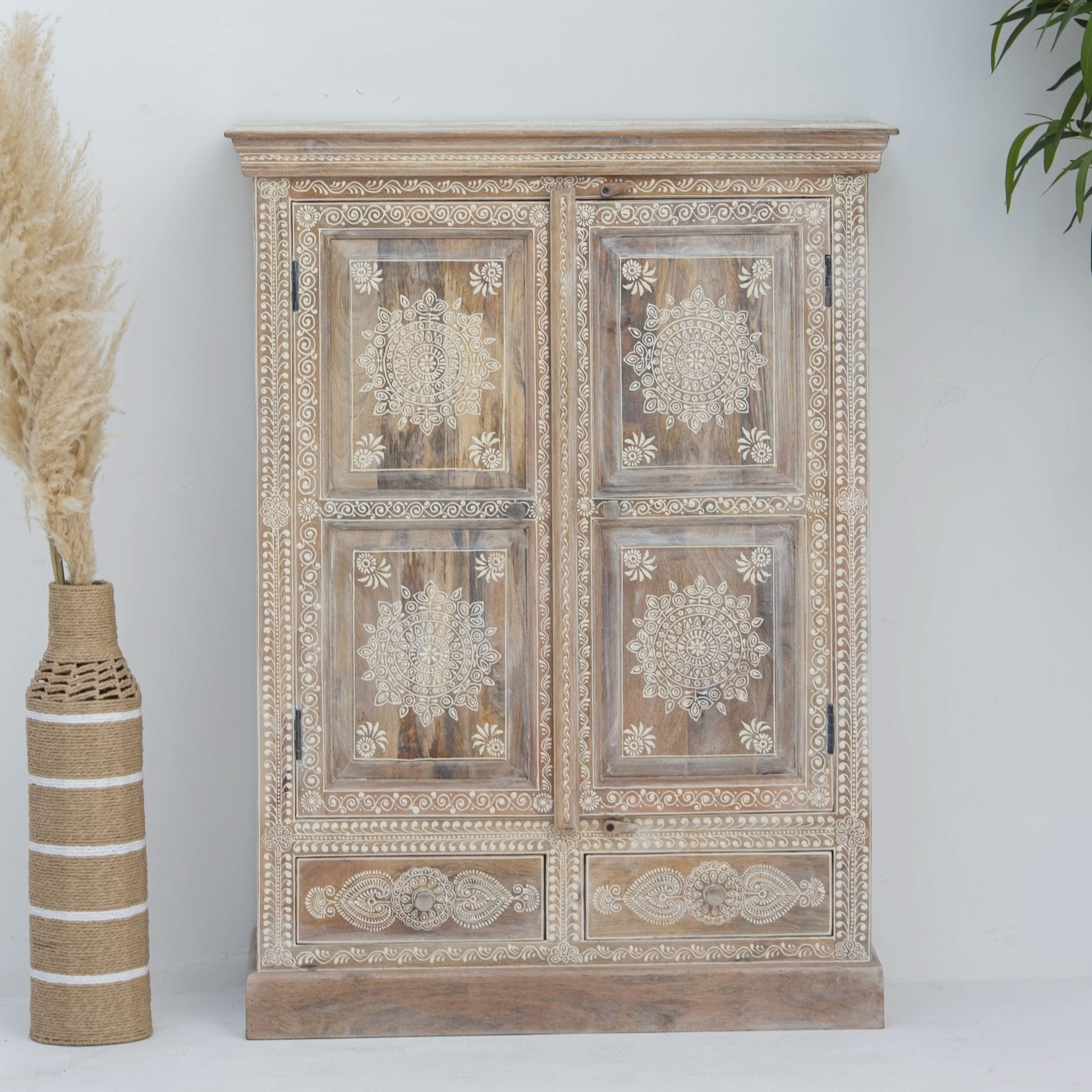ELMORA PAINTING WOODEN CABINET - Art and craft furniture