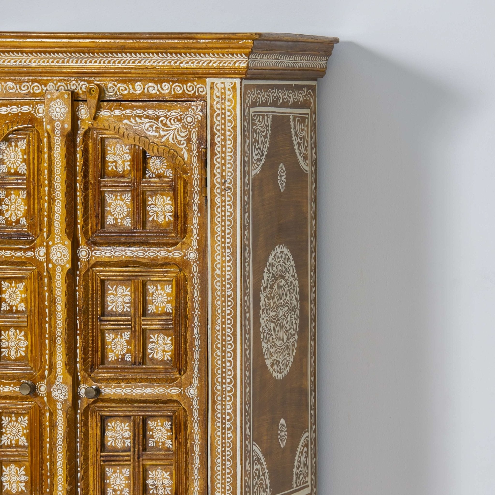 ELMORA PAINTING WOODEN CABINET - Art and craft furniture