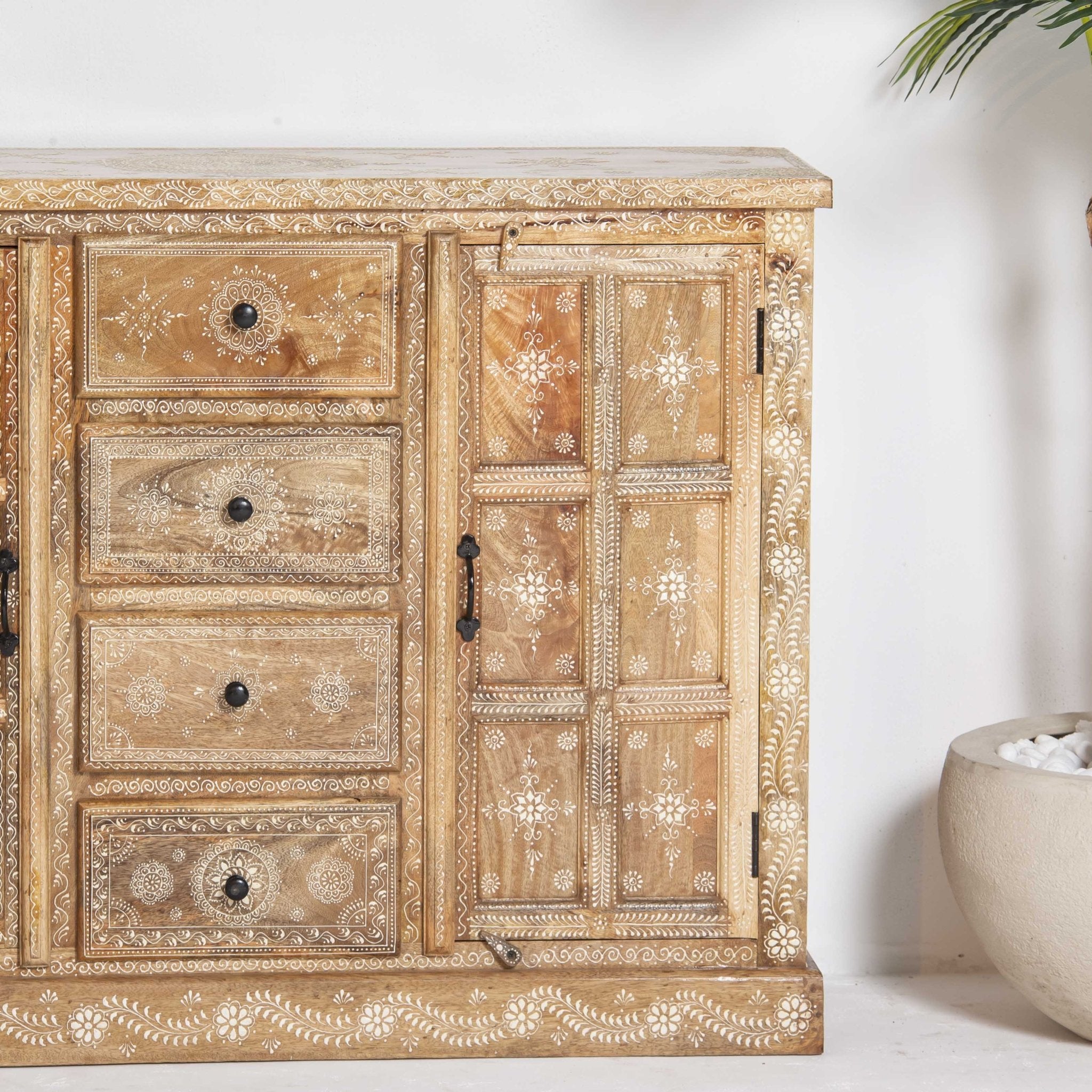 ELMORA PAINTING WOODEN SIDEBOARD - Art and craft furniture