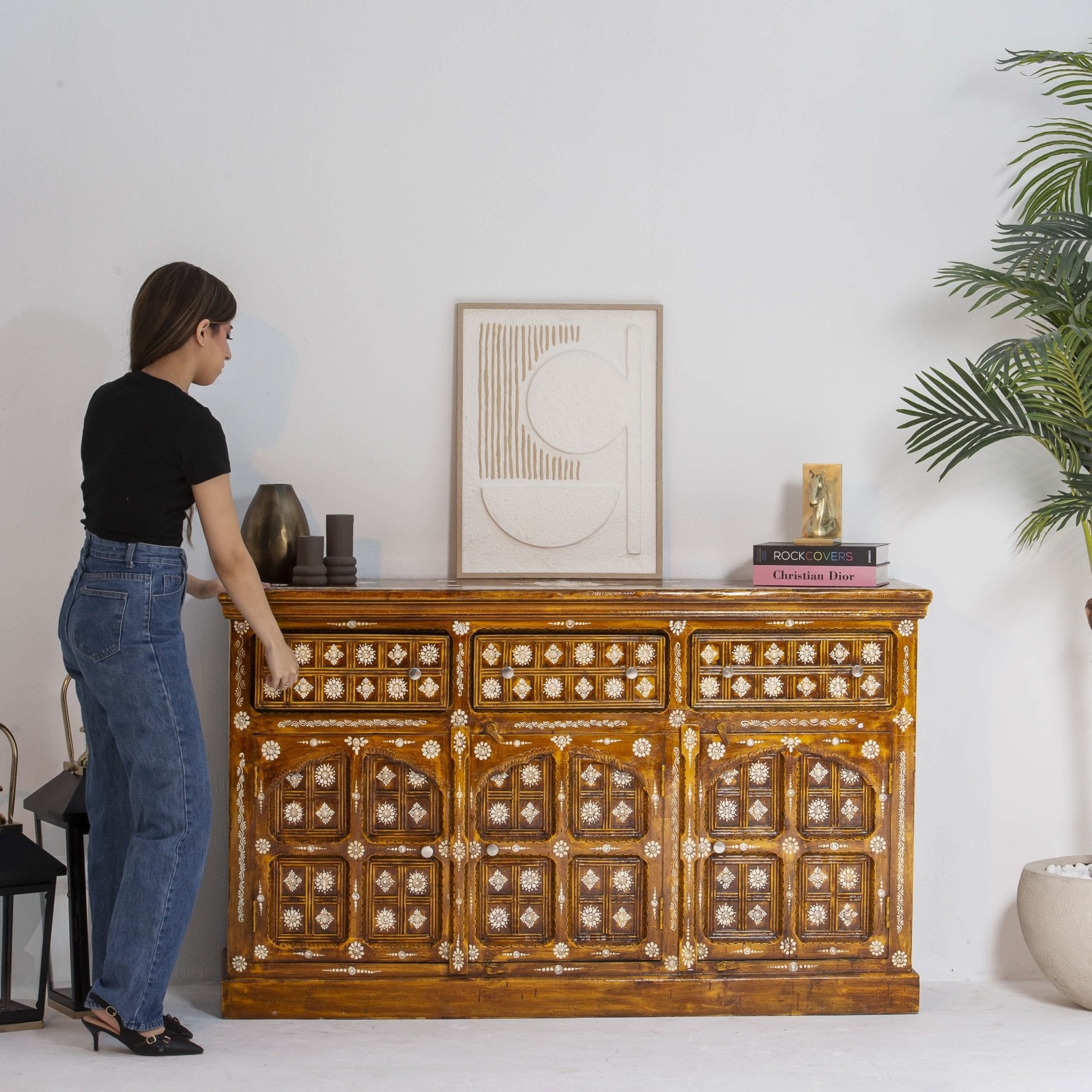 ELMORA PAINTING WOODEN SIDEBOARD - Art and craft furniture