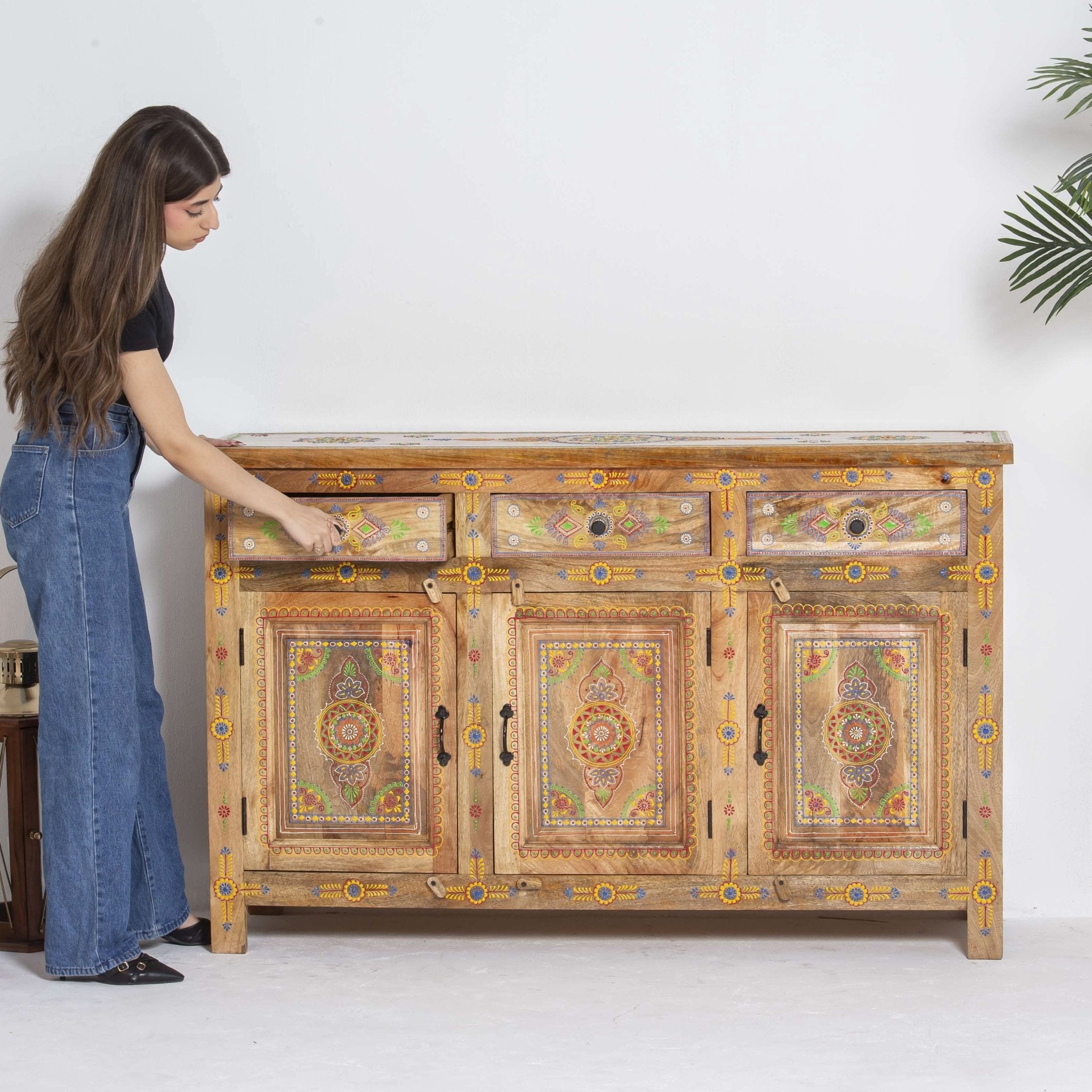 ELMORA PAINTING WOODEN SIDEBOARD - Art and craft furniture