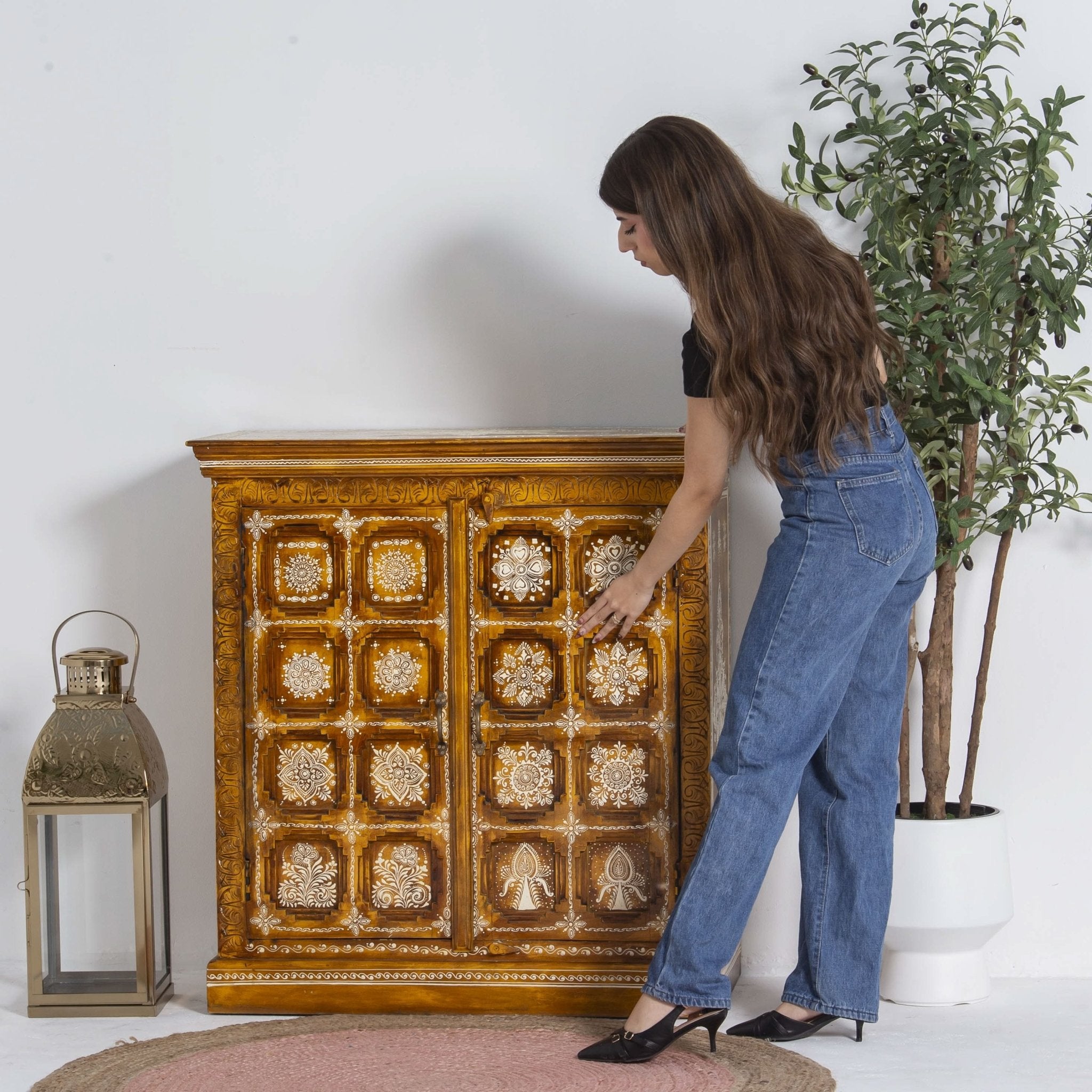 ELMORA PAINTING WOODEN SIDEBOARD - Art and craft furniture