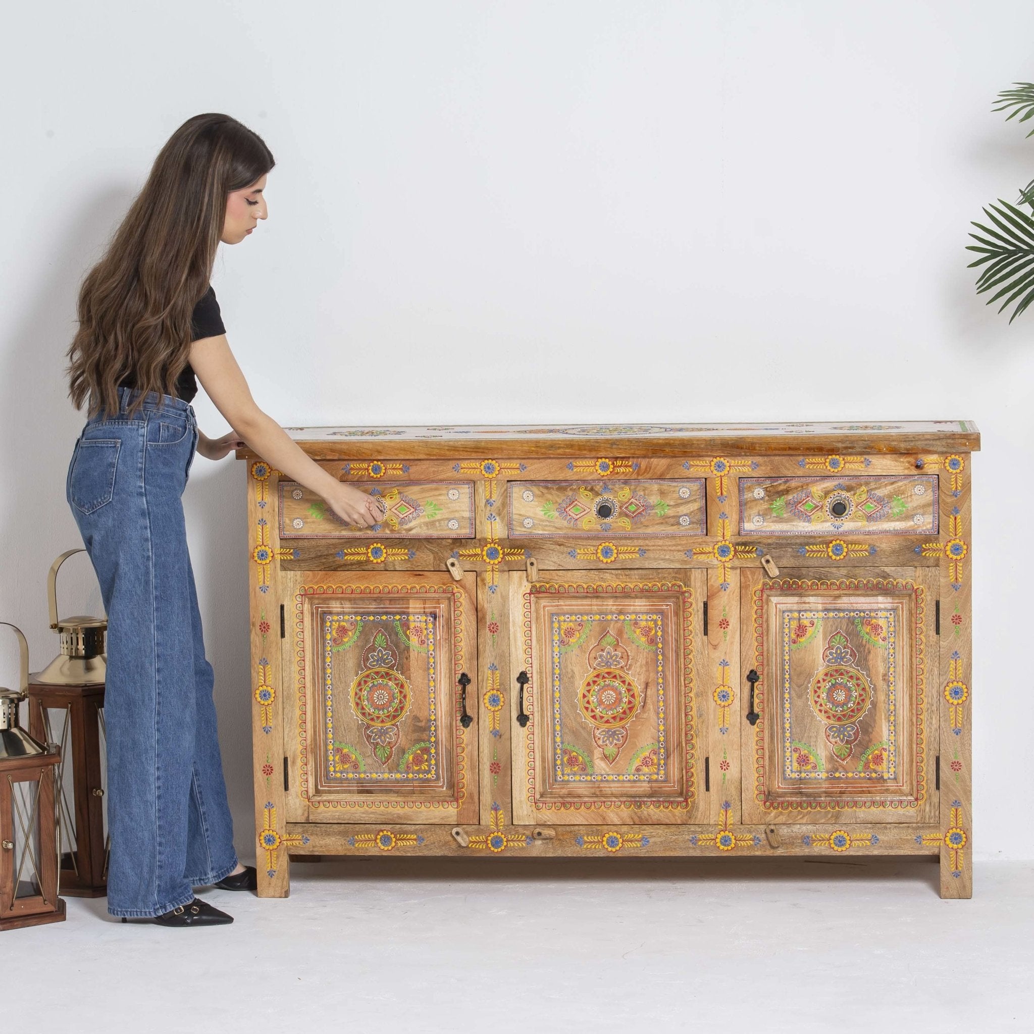 ELMORA PAINTING WOODEN SIDEBOARD - Art and craft furniture