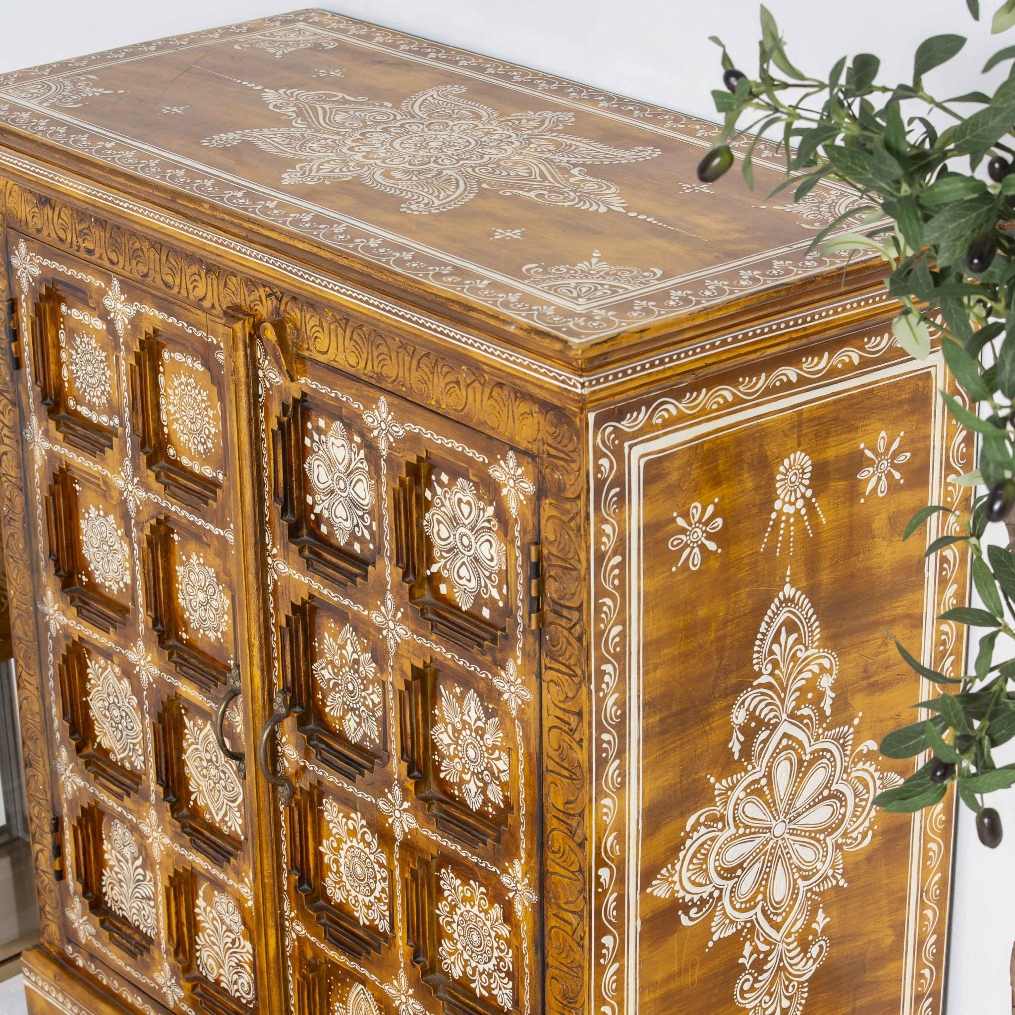 ELMORA PAINTING WOODEN SIDEBOARD - Art and craft furniture