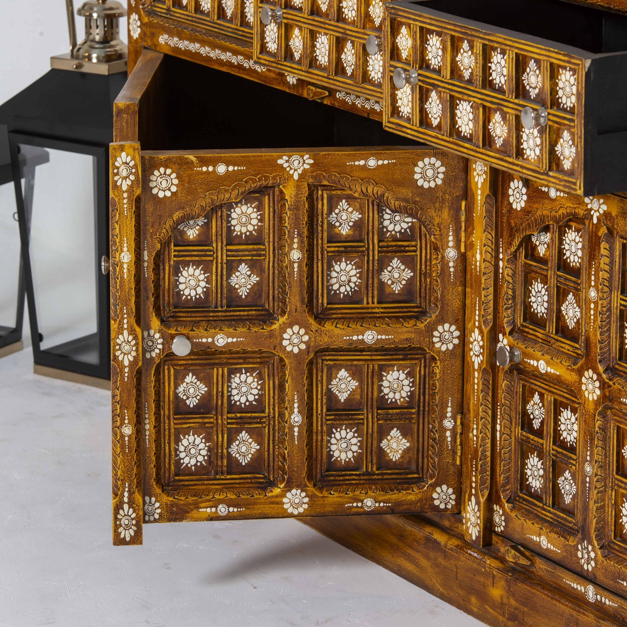 ELMORA PAINTING WOODEN SIDEBOARD - Art and craft furniture