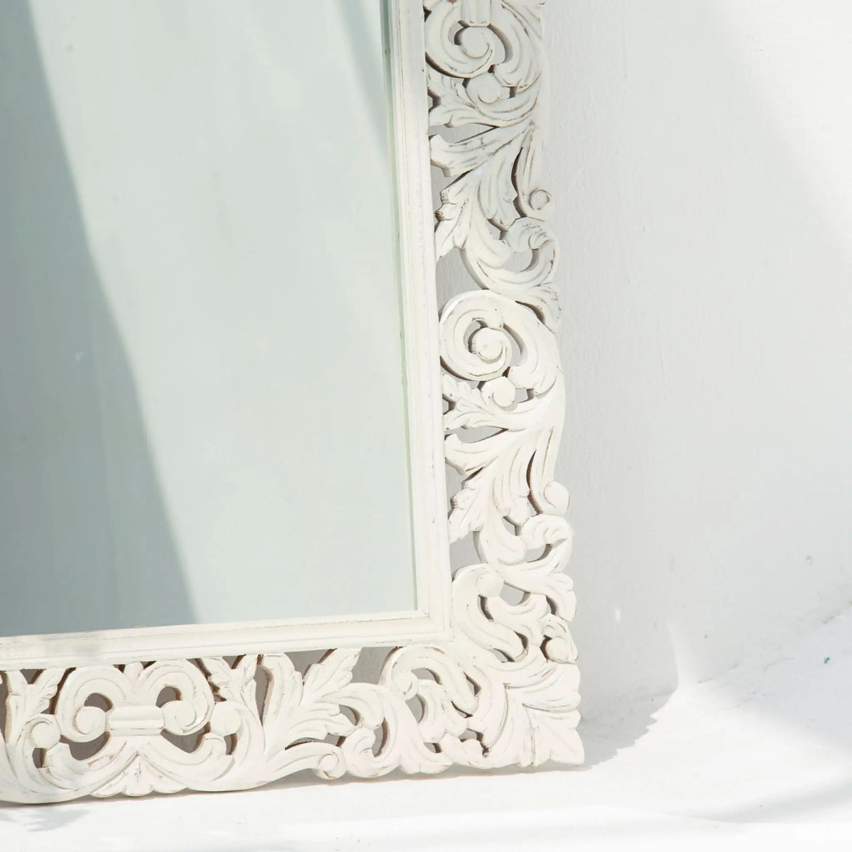 Hawai carved Frame Mirror - Art and craft furniture