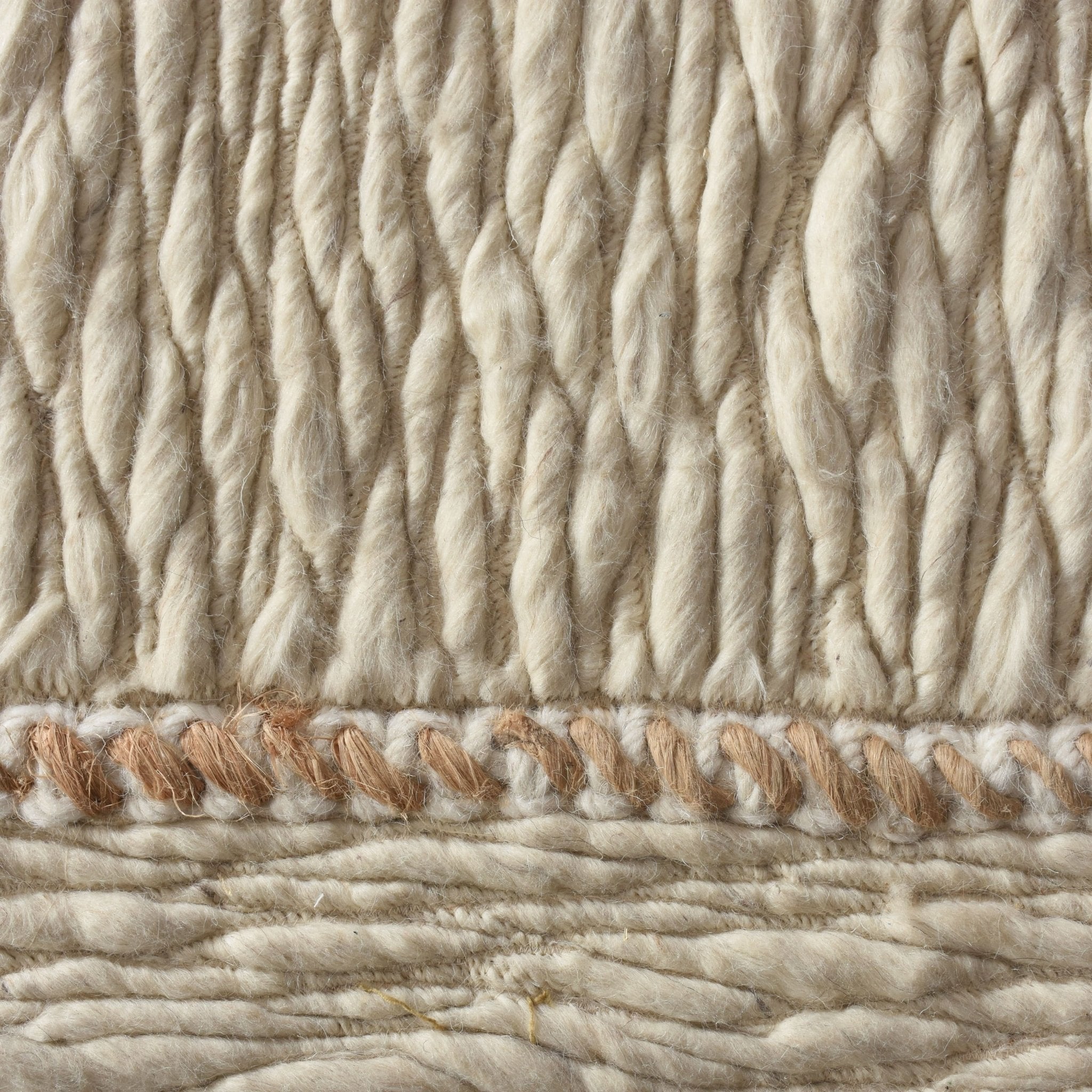 IVERTOEN HAND MADE WOOL & JUTE CARPET - Art and craft furniture