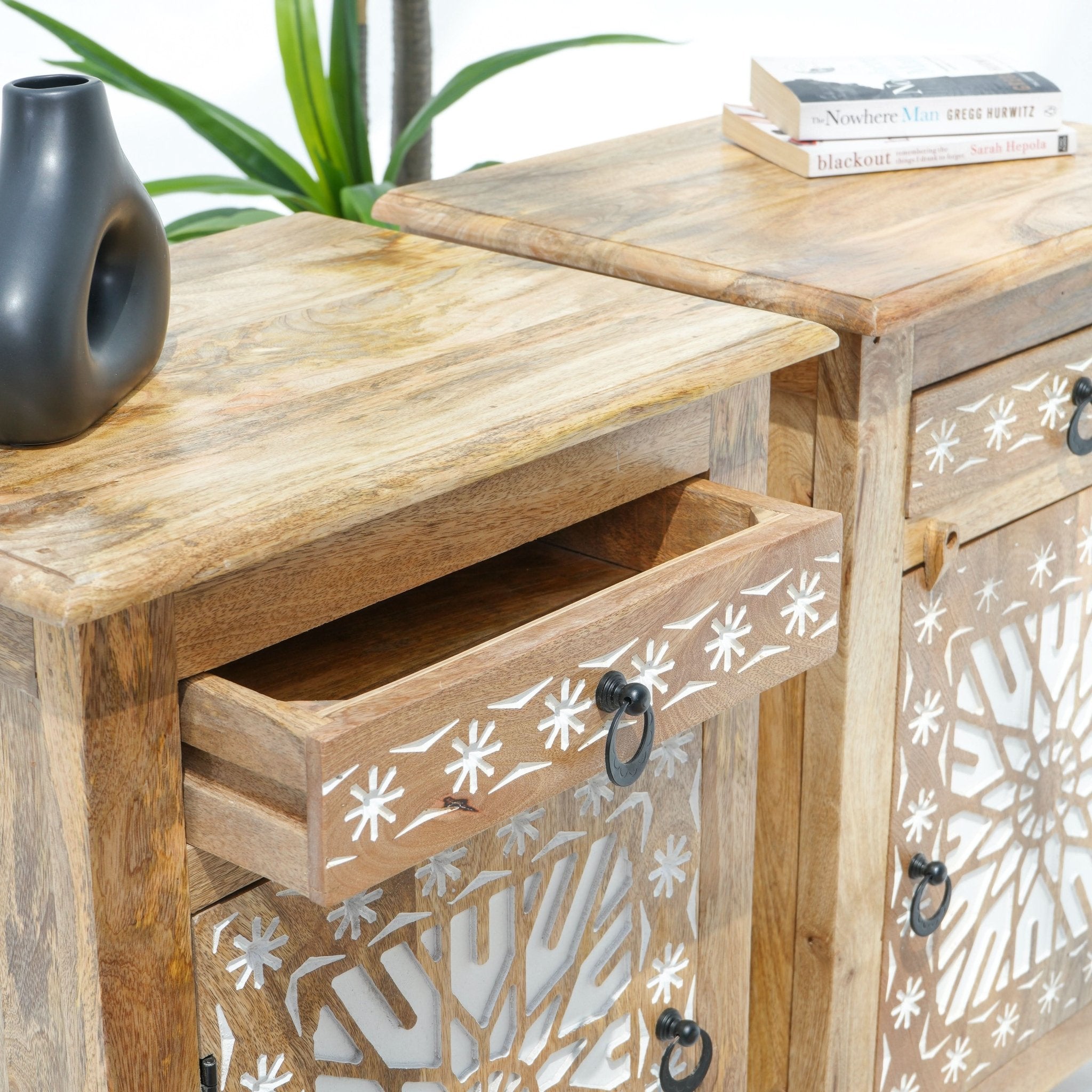 IVORY CNC DESIGN NIGHTSTAND TABLE - Art and craft furniture