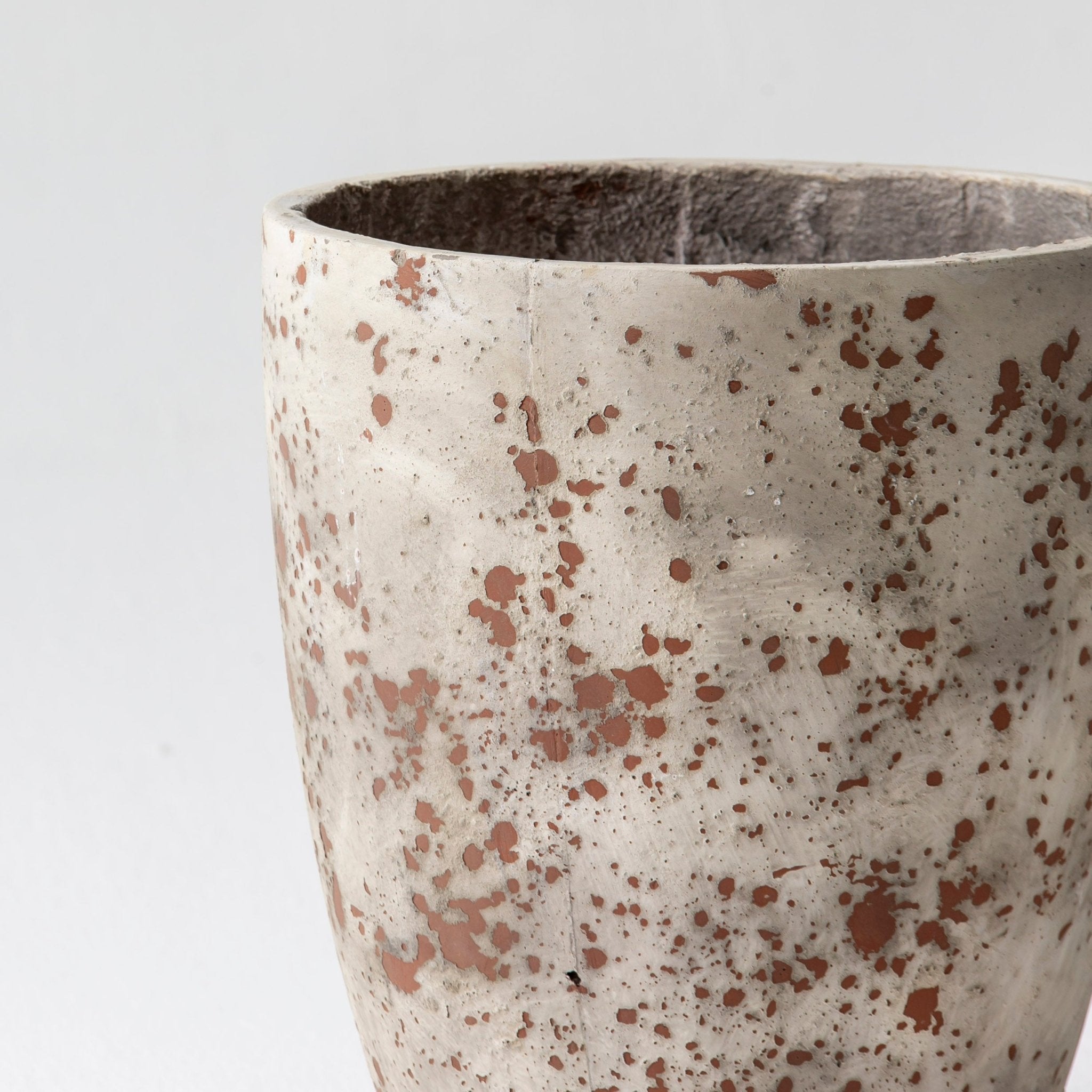 LIVA GREYISH PLANTER - Art and craft furniture