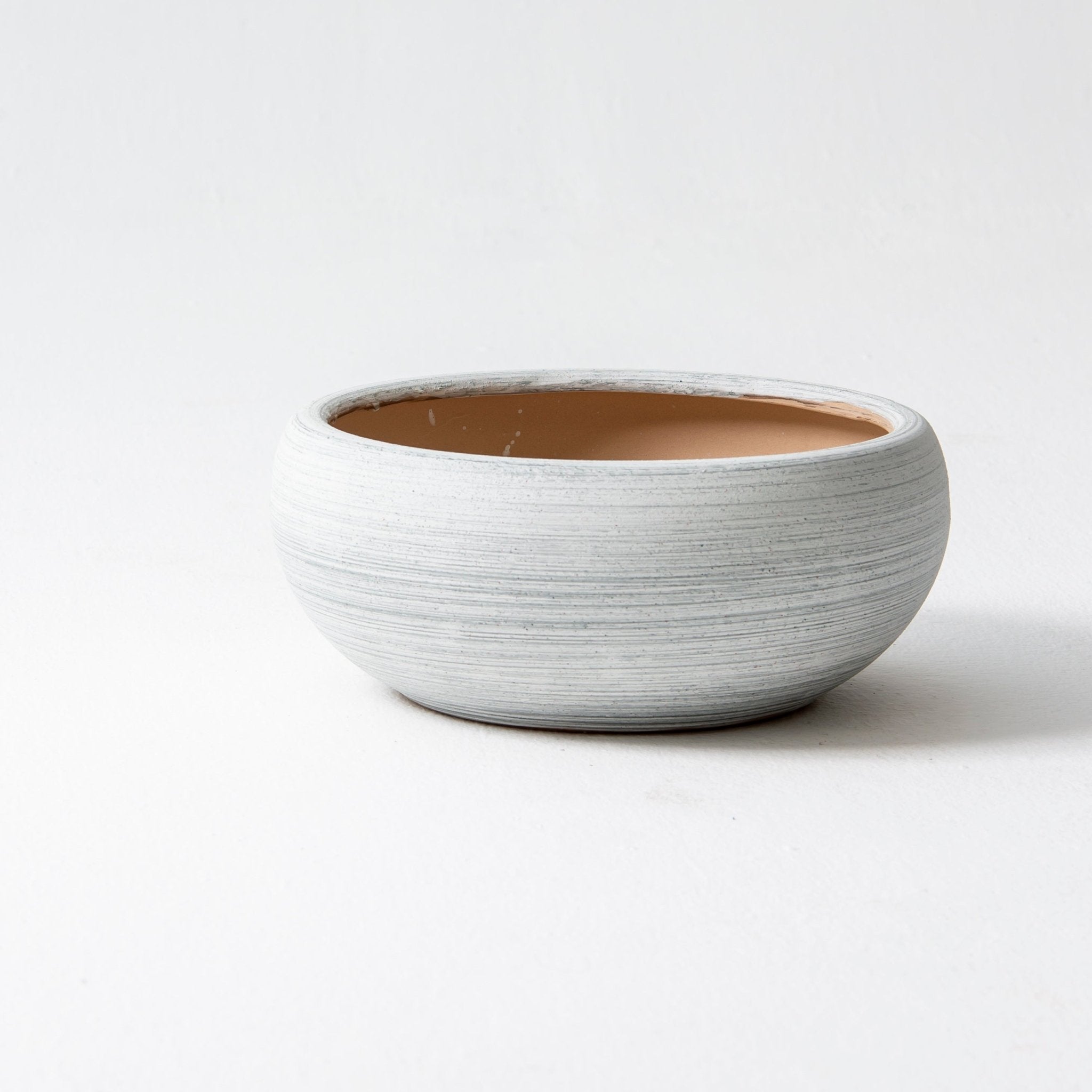 LIVRA WHITE PLANTER - Art and craft furniture