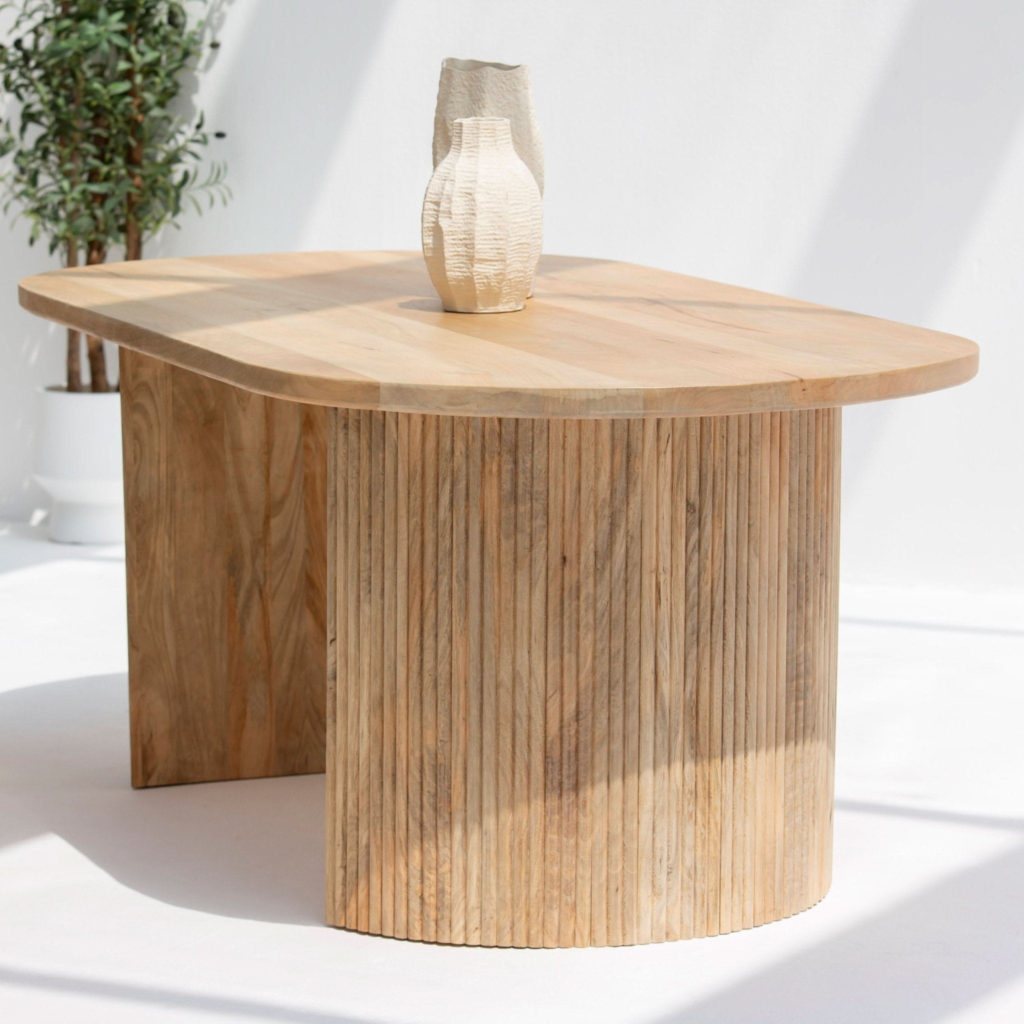 LUWIN LINING DINING TABLE - Art and craft furniture