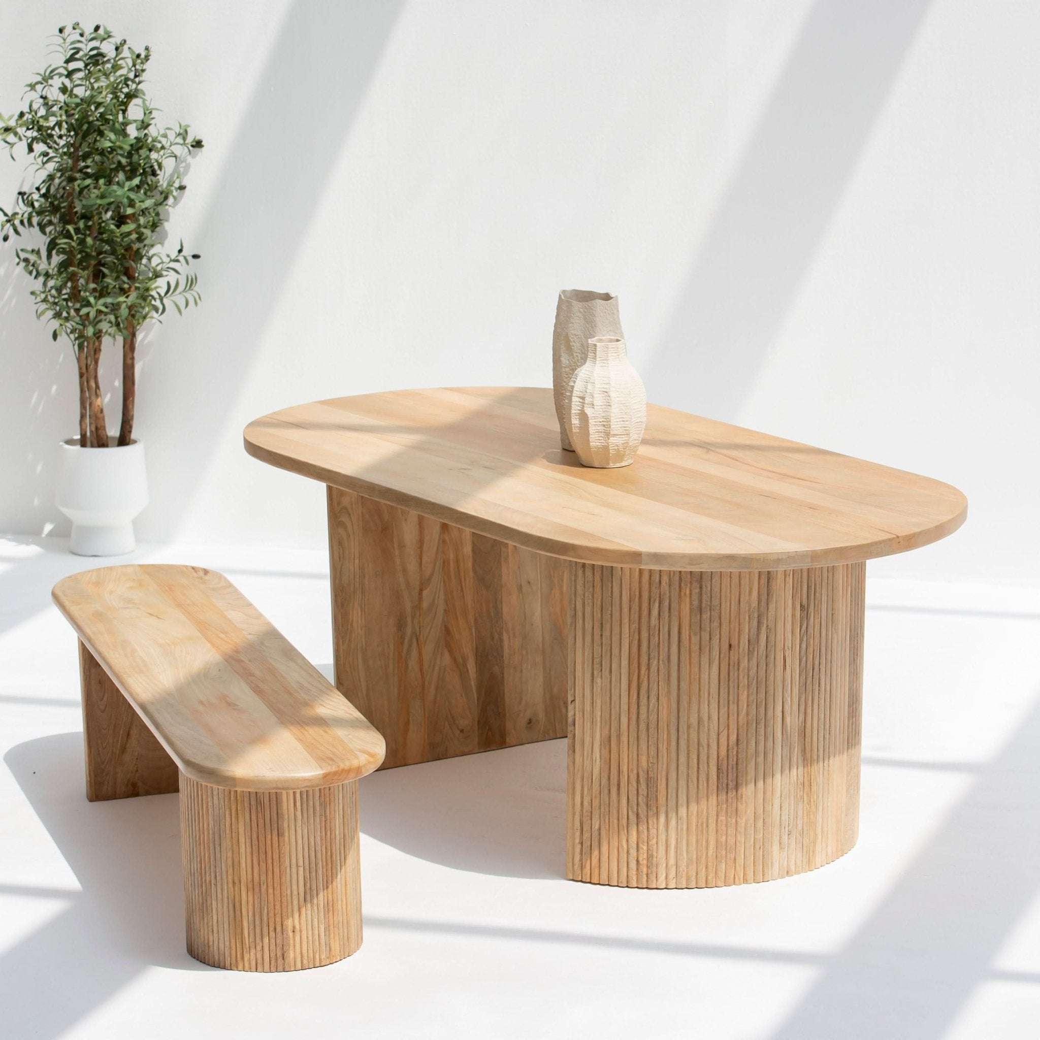 LUWIN LINING DINING TABLE - Art and craft furniture