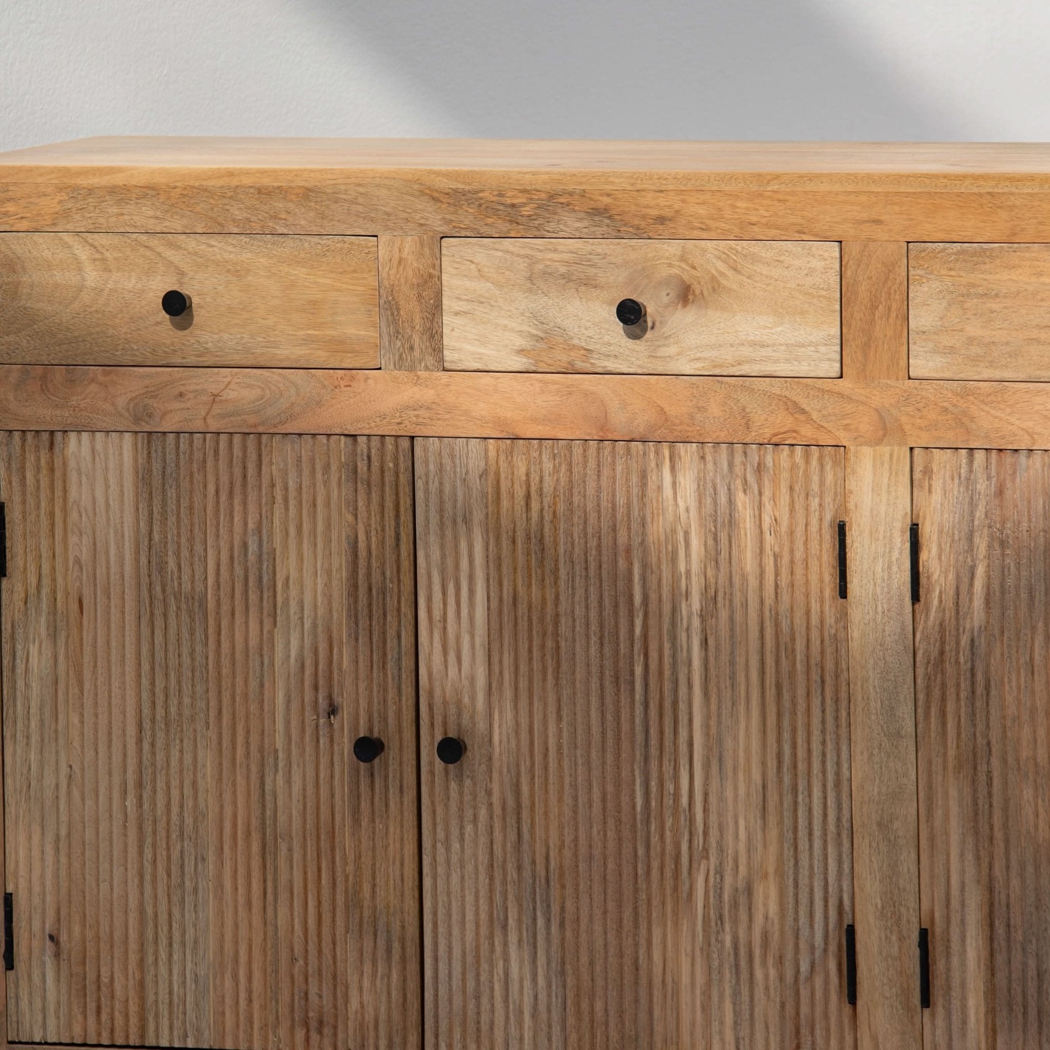 LUWIN LINNING MANGO WOOD SIDEBOARD - Art and craft furniture