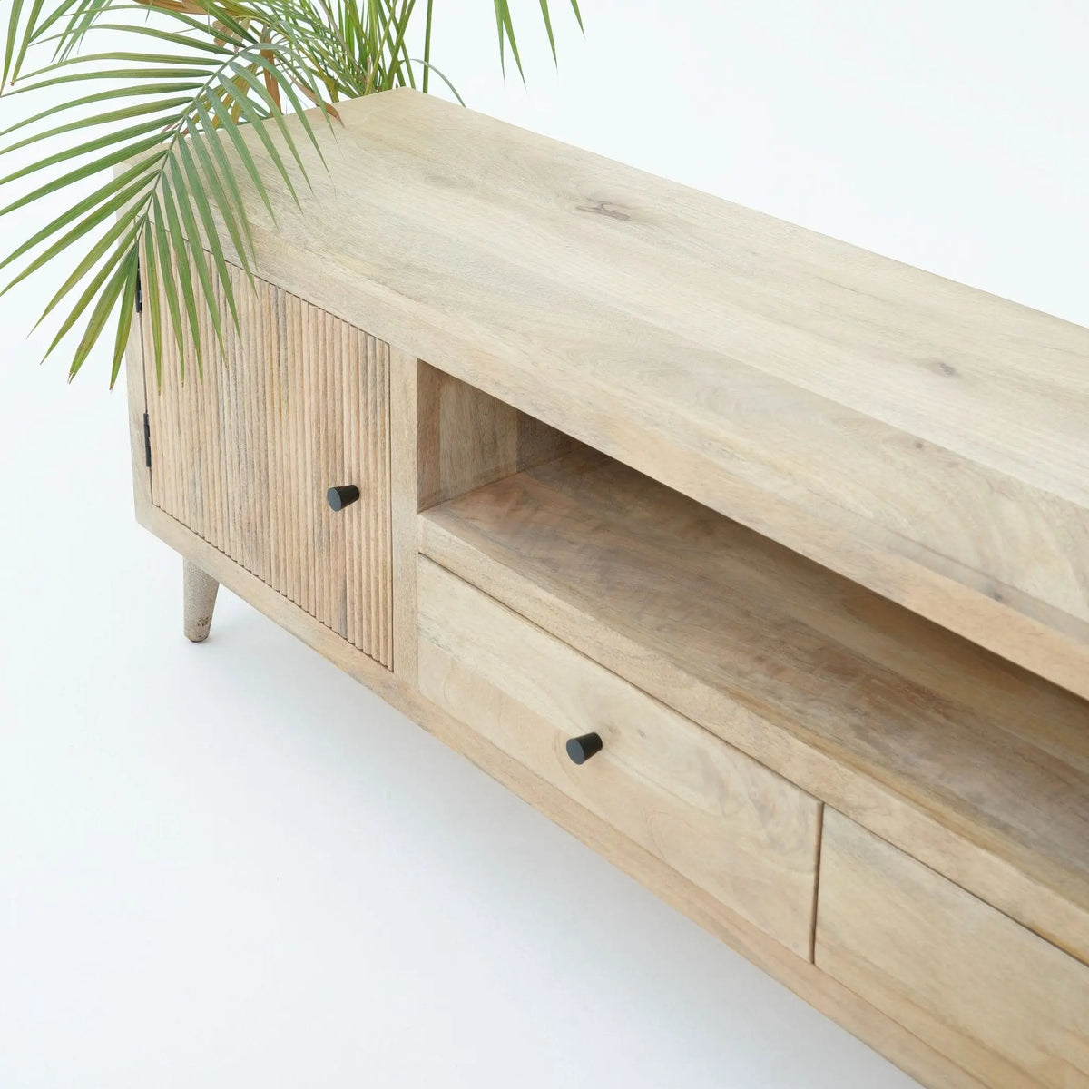 Luwin Linning TV Stand - Art and craft furniture