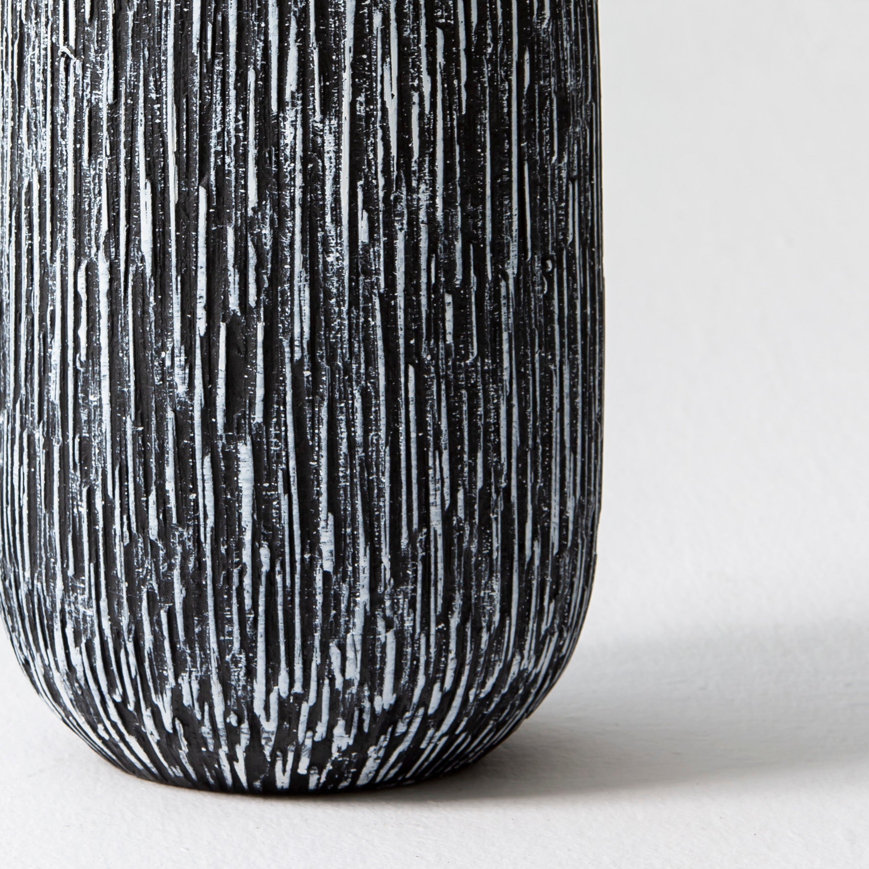 LUXORA BLACK STRIPE PLANTER - Art and craft furniture